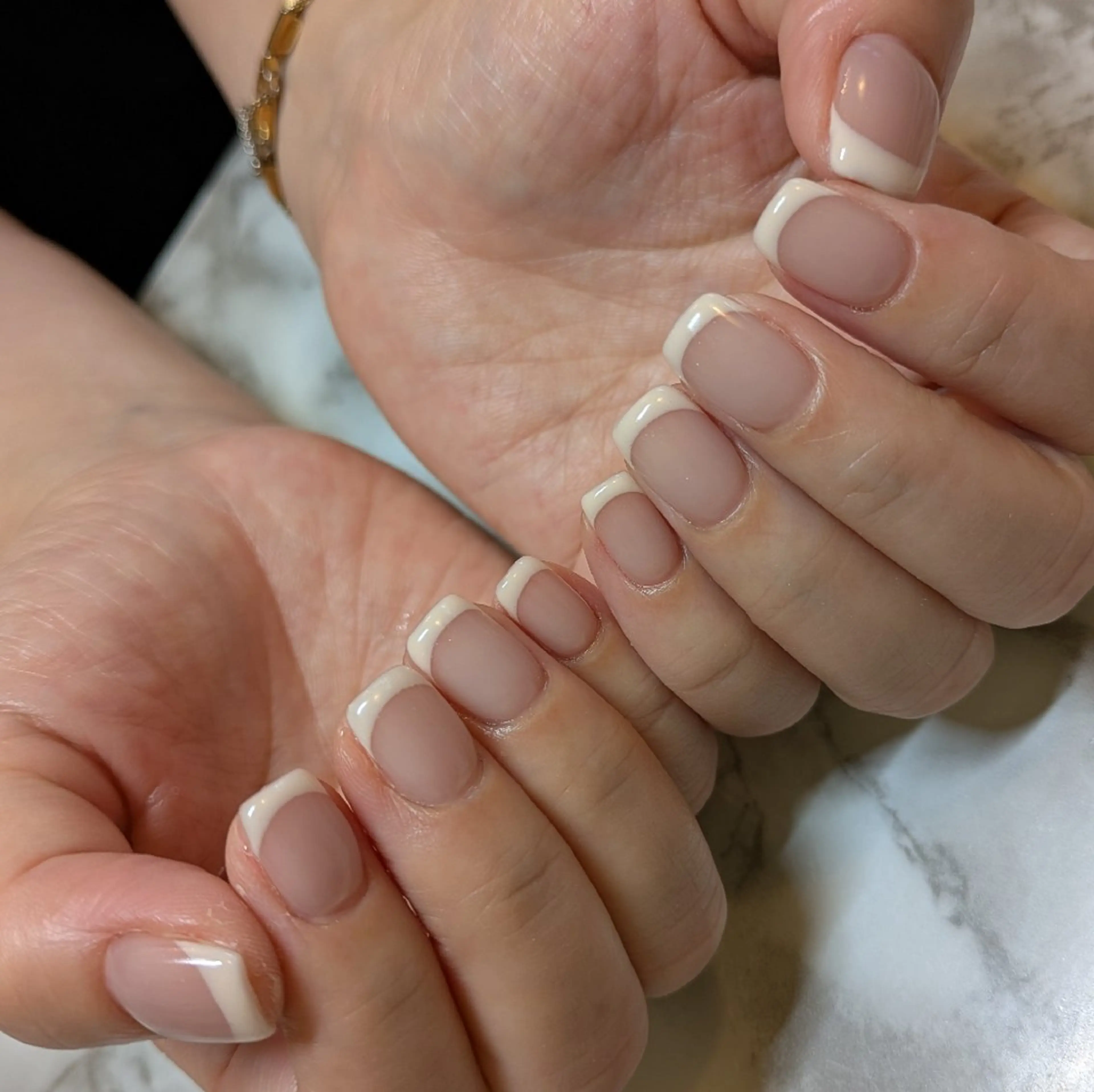 ネイル フレンチネイル ジェヌインネイル 河内のネイルデザイン