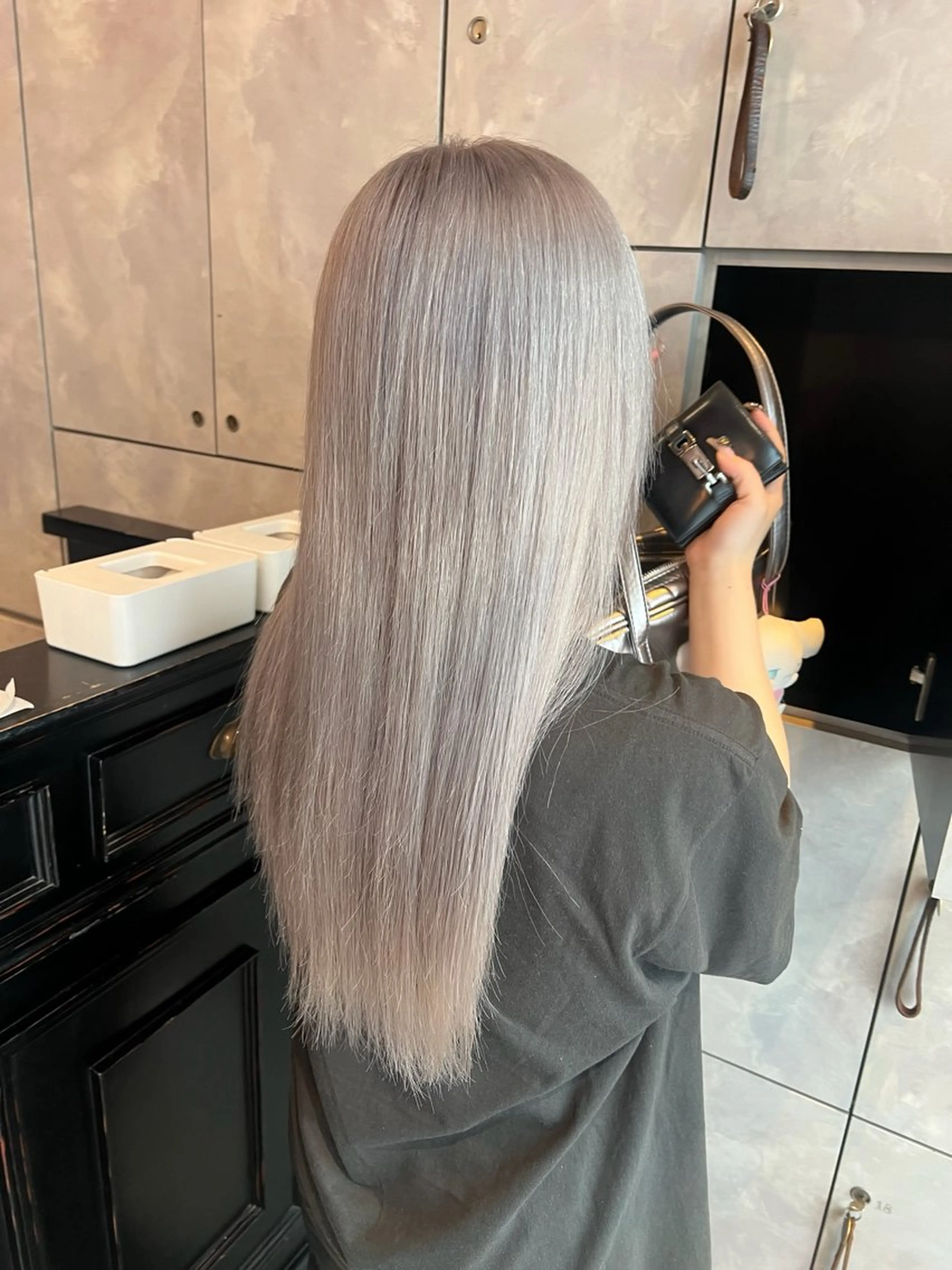 ロング カラー 🎀ハイトーン・艶 カラー HANA🎀のヘアスタイル