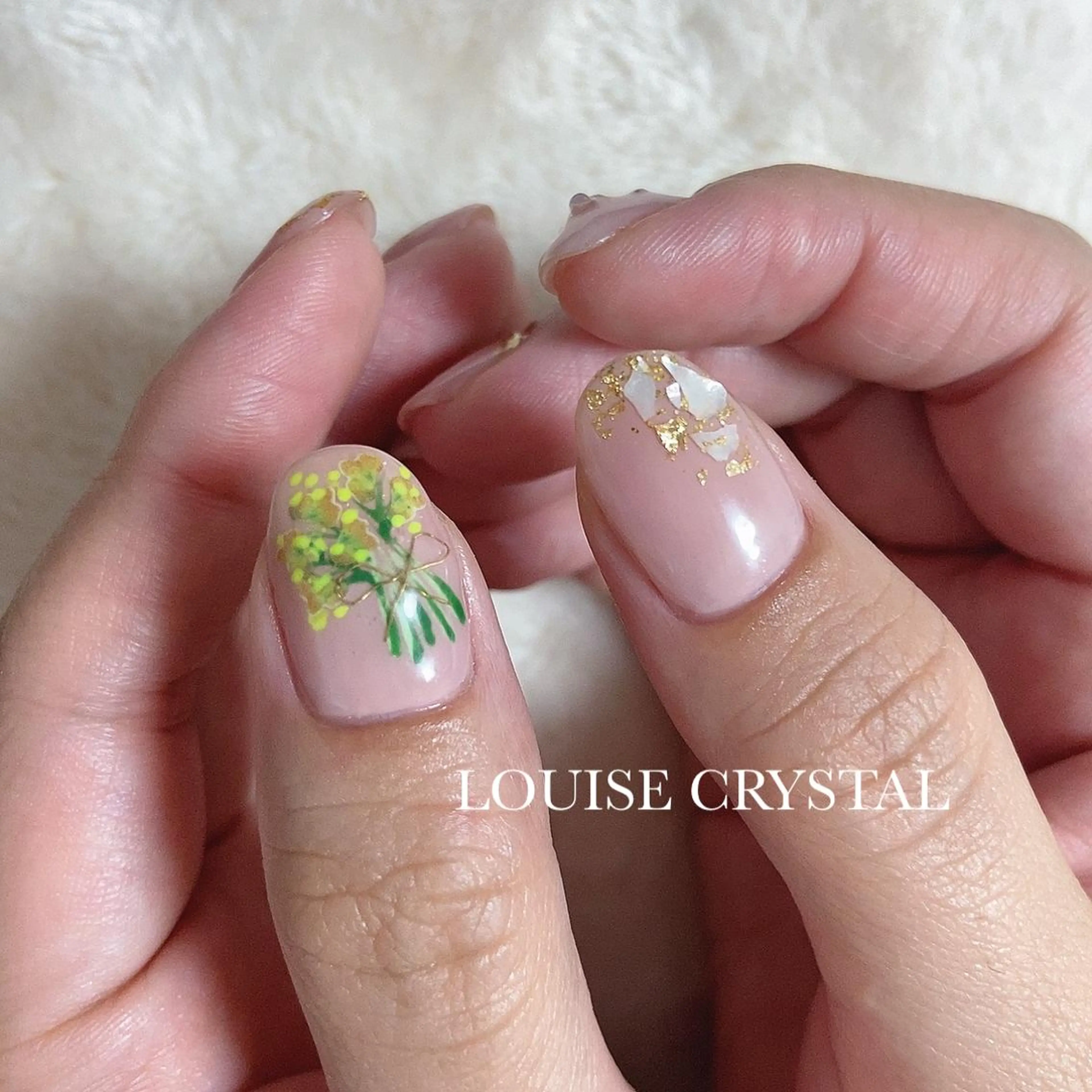 ネイル ハンドネイル LOUISE CRYSTALのネイルデザイン