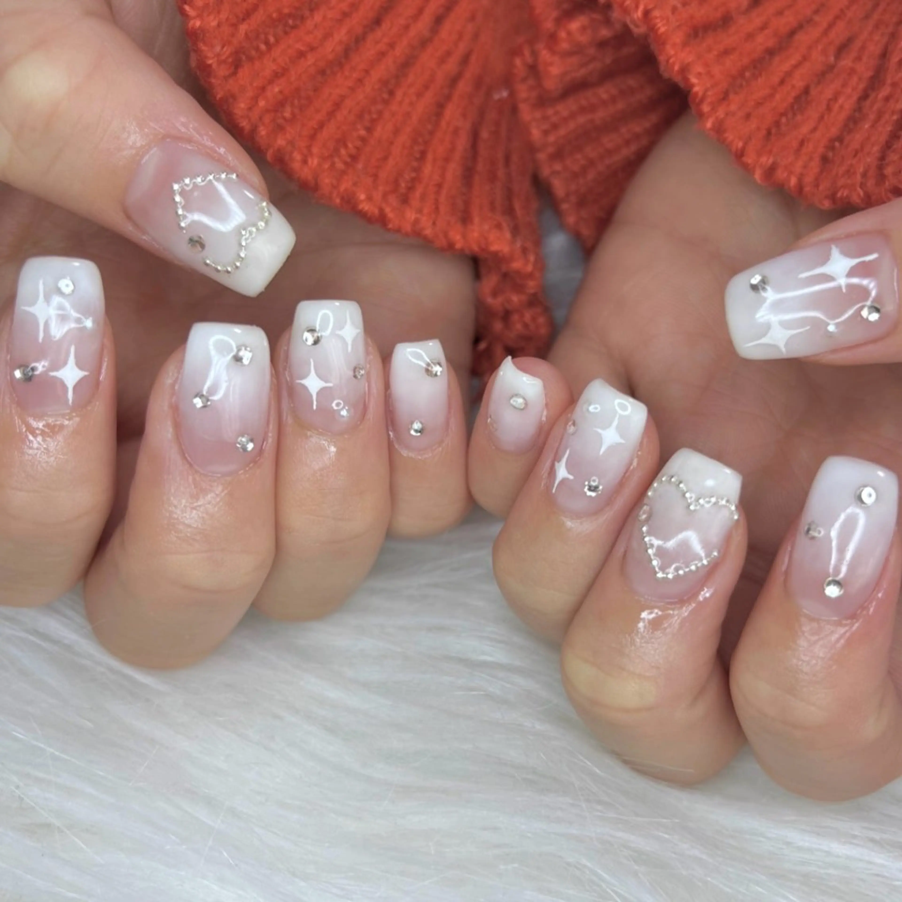 ネイル グラデーション ホワイト ハンドネイル iDoll Nail所属・Nailist Mihoのネイルデザイン