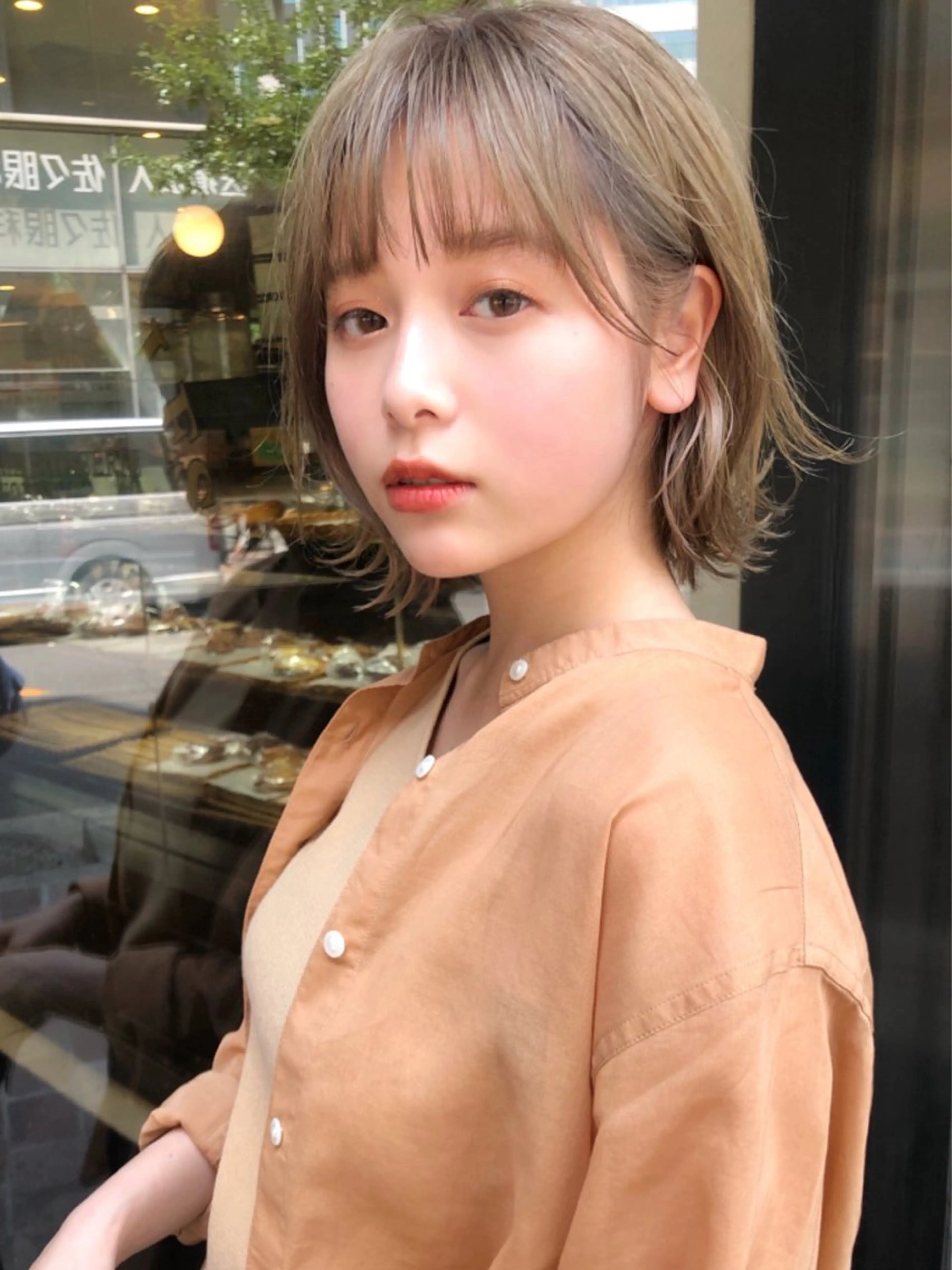 ミディアム カラー 切りっぱなしボブ ボブレイヤー ボブ くびれヘア 顔まわりレイヤー カット ヘアカラー 結べるレイヤーボブ くびれLady表参道のヘアスタイル