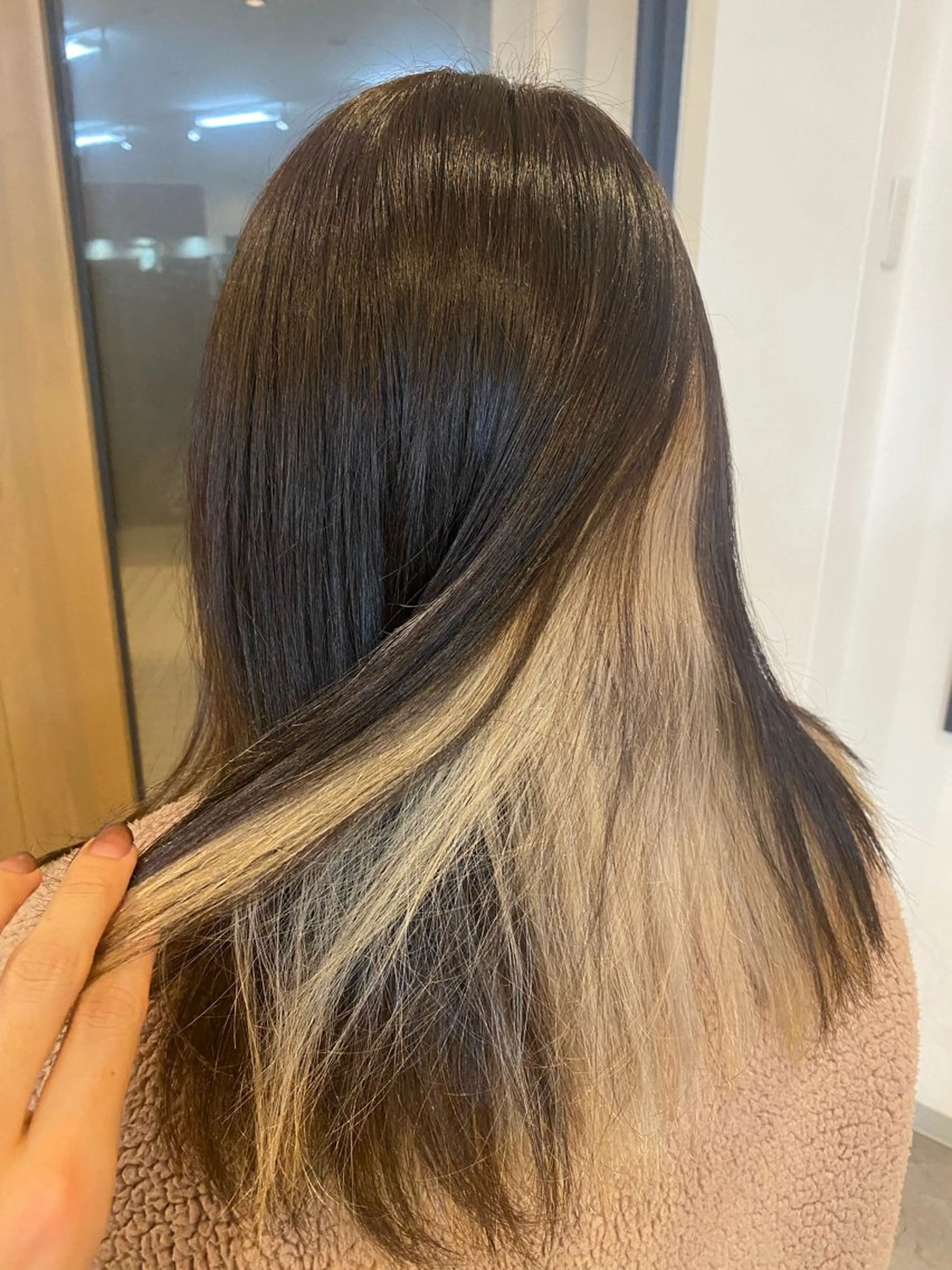 ミディアム カラー インナーカラー ミナリスヘアーデザイン所属・ミツツカ リンタロウのヘアスタイル