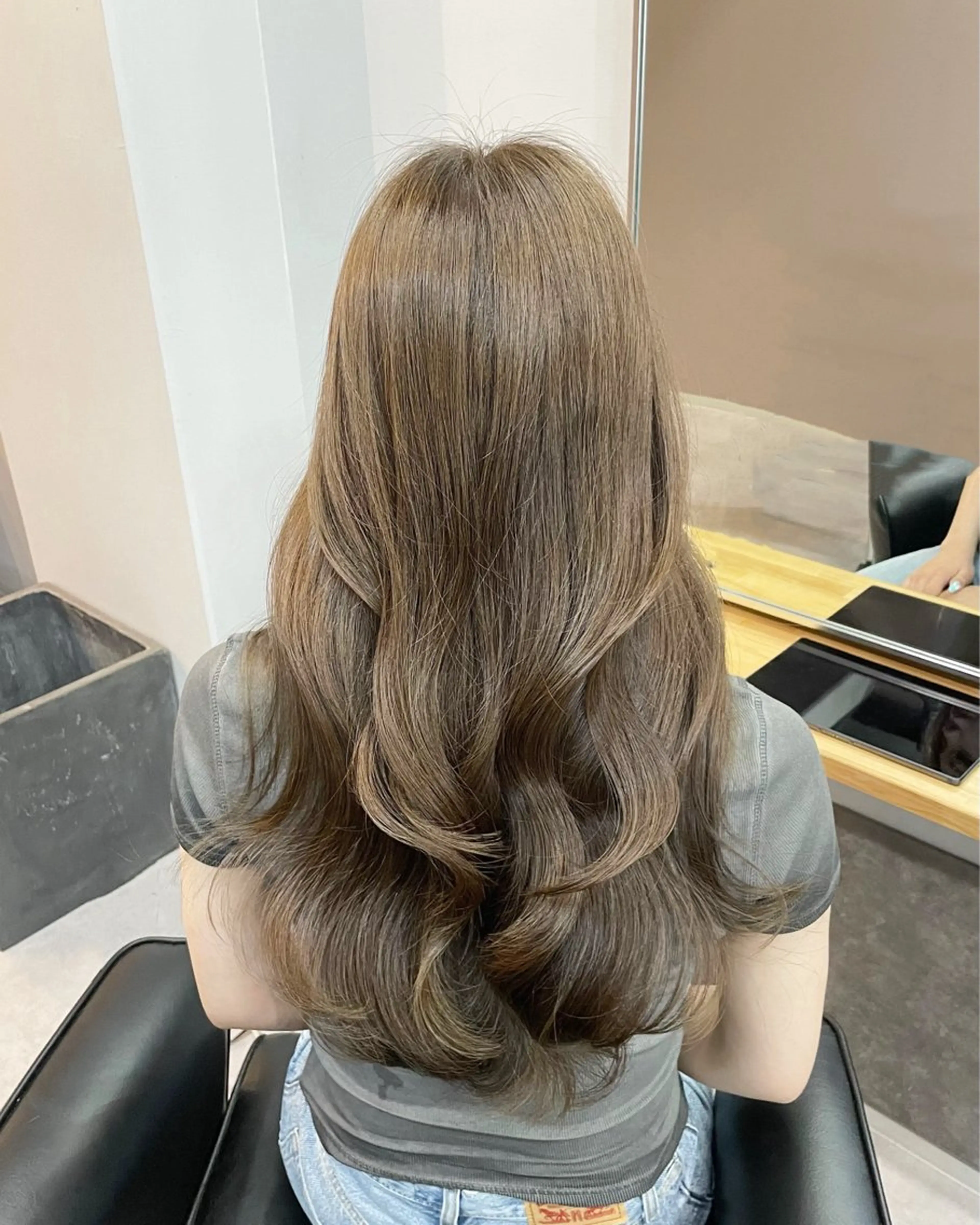 ロング カラー カット ヘアカラー トリートメント ミルクティーベージュ ❤︎レイヤー　MIAのヘアスタイル