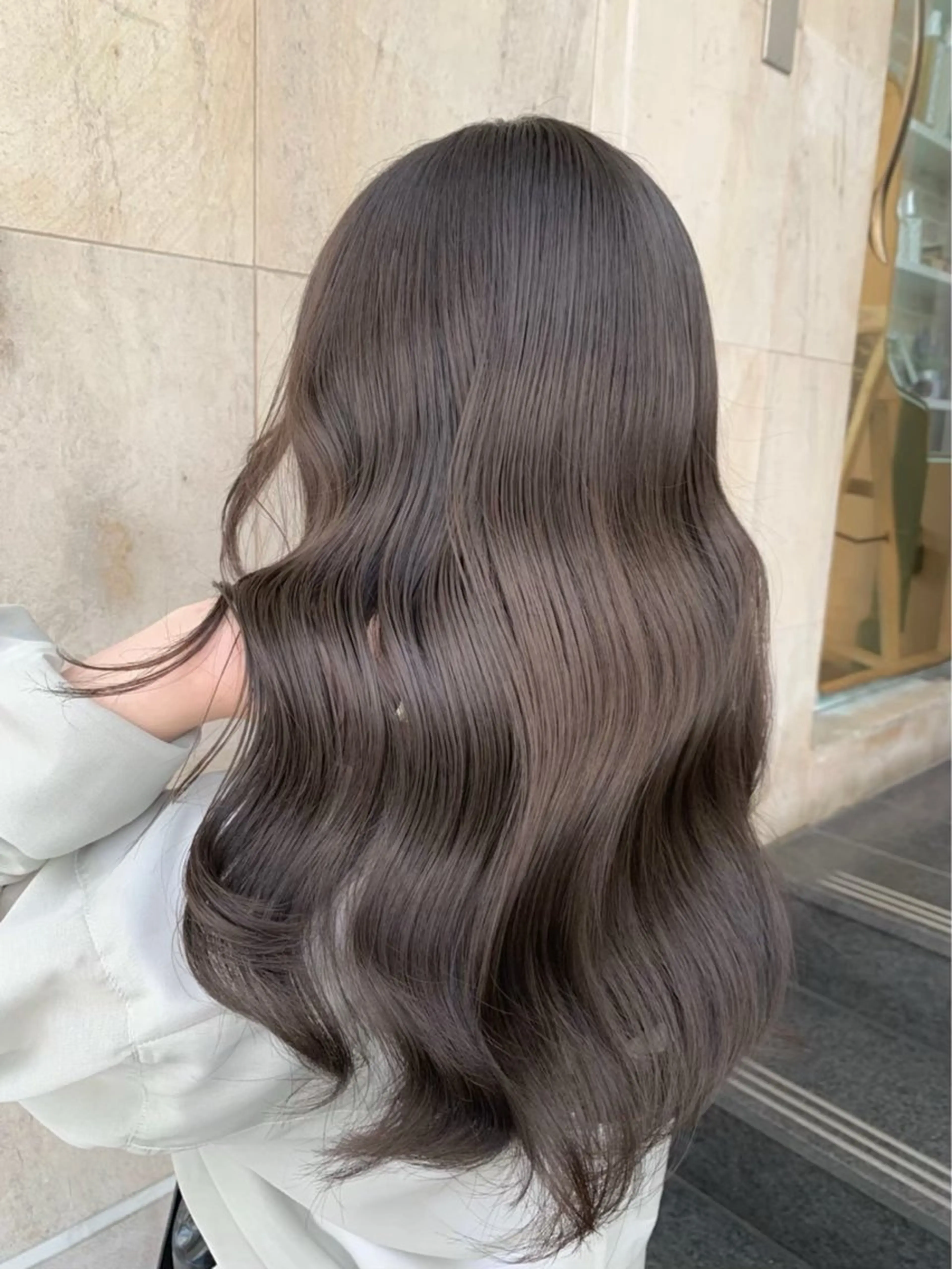 ロング カラー 切りっぱなしボブ ブリーチ ダブルカラー ハイライトカラー ブリーチなしカラー ヘアカラー トリートメント ヘッドスパ ヘアセット Wカラー/髪質改善/ 艶カラー🩶Sanaのヘアスタイル