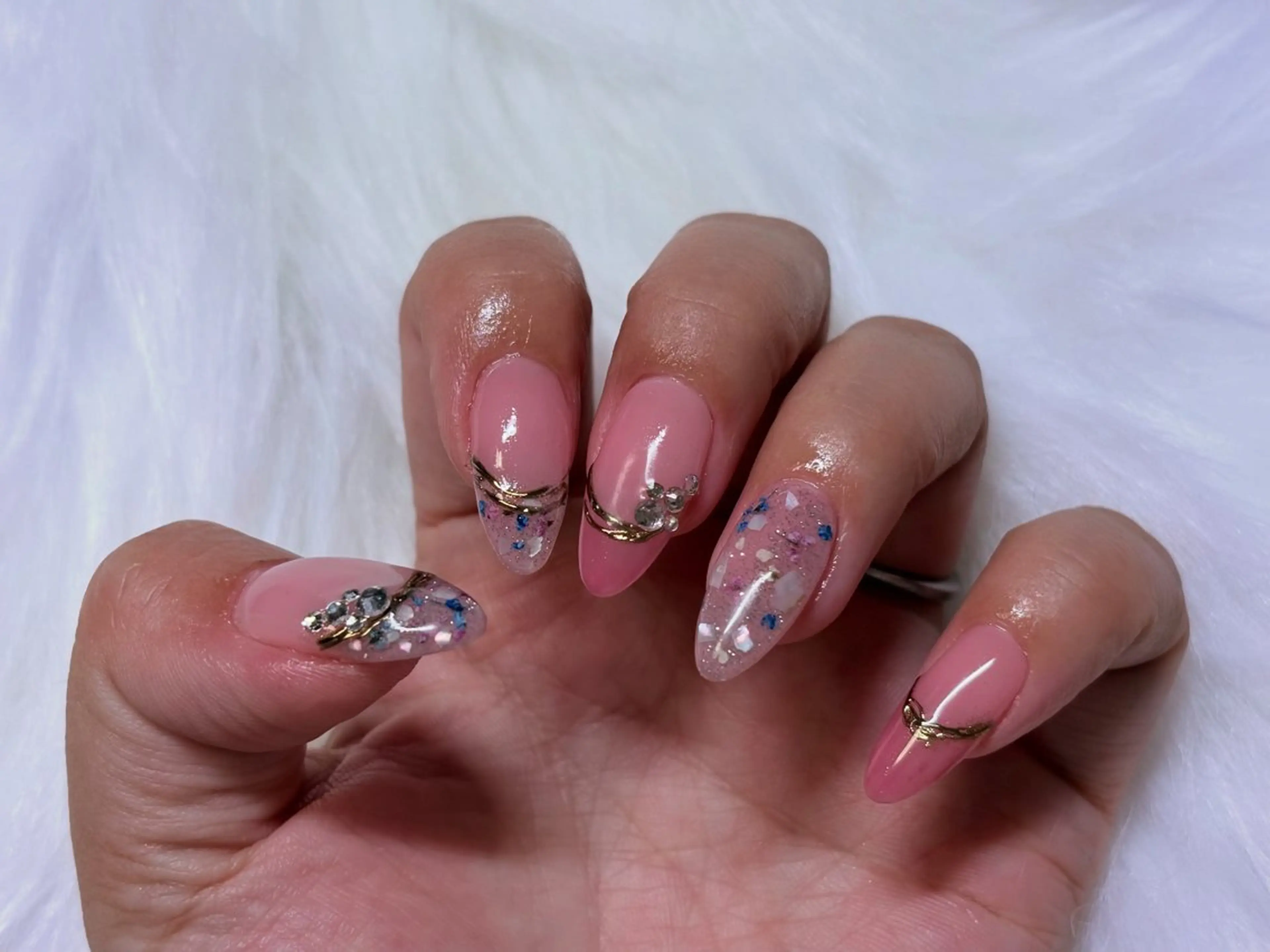 ネイル アートネイル フラッシュネイル フレンチネイル ミラーネイル ストーンネイル ハンドネイル Nailsalon Dahliaのネイルデザイン
