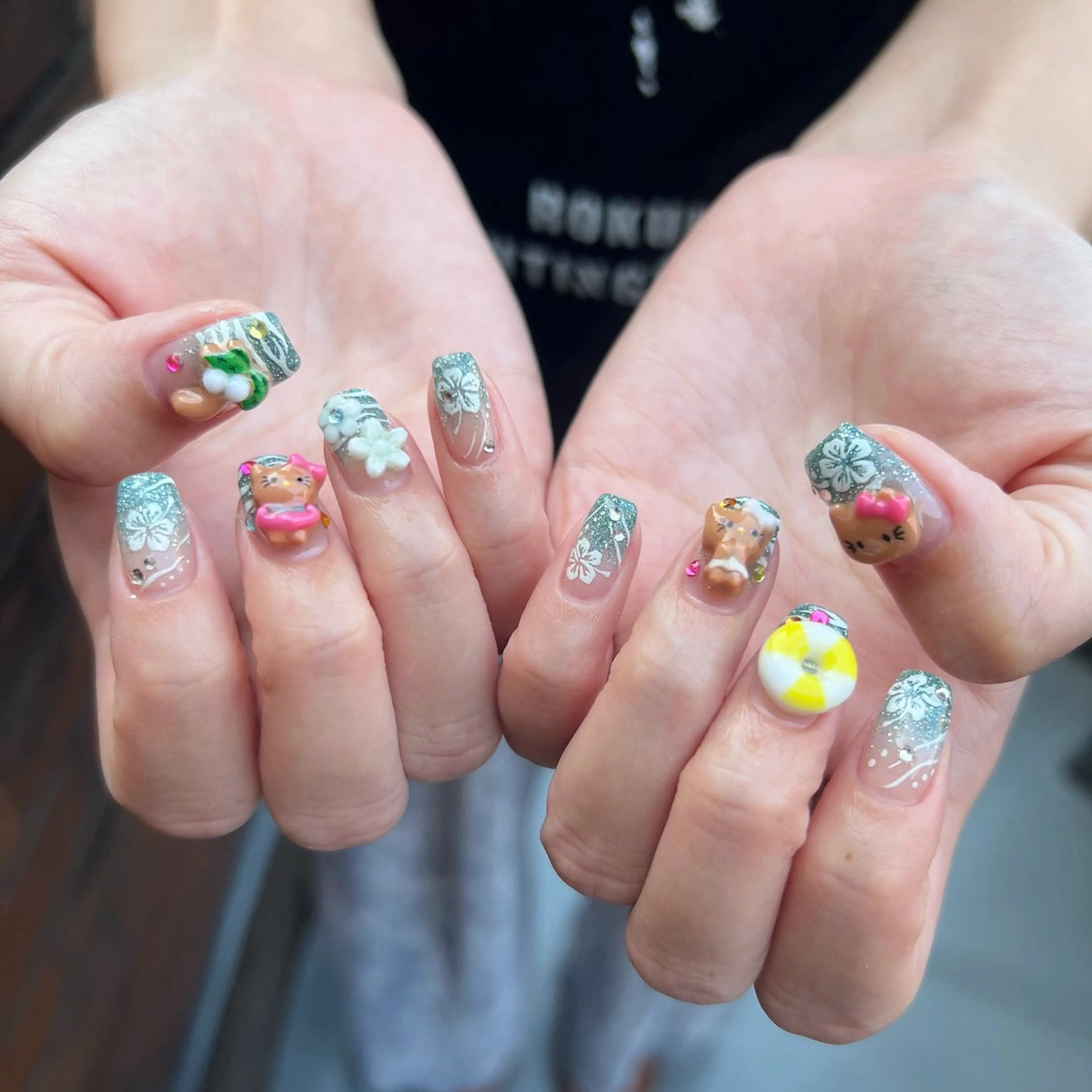 ネイル フットネイル yoshida .のネイルデザイン