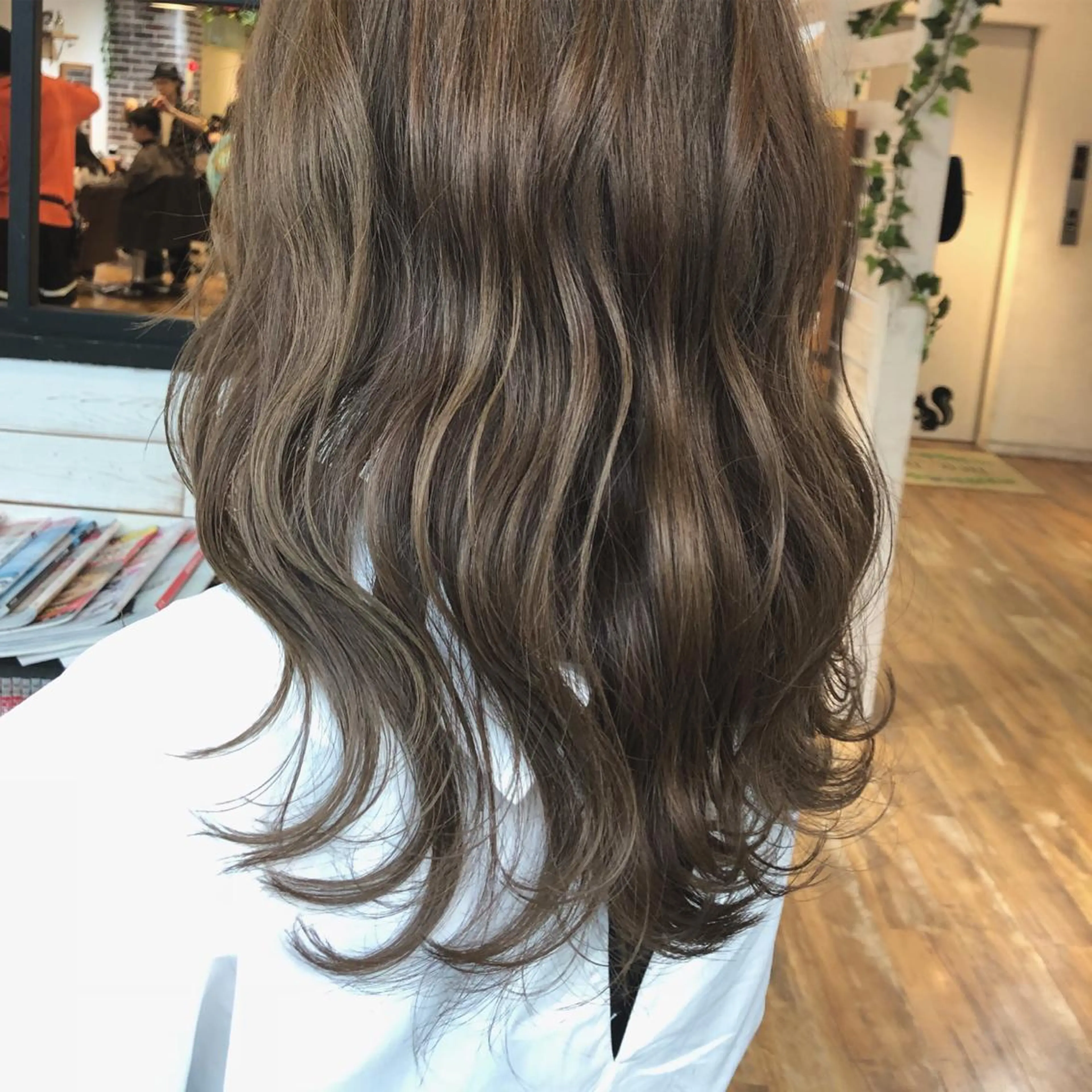 セミロング カラー 木下大地 HAIR  Oneのヘアスタイル