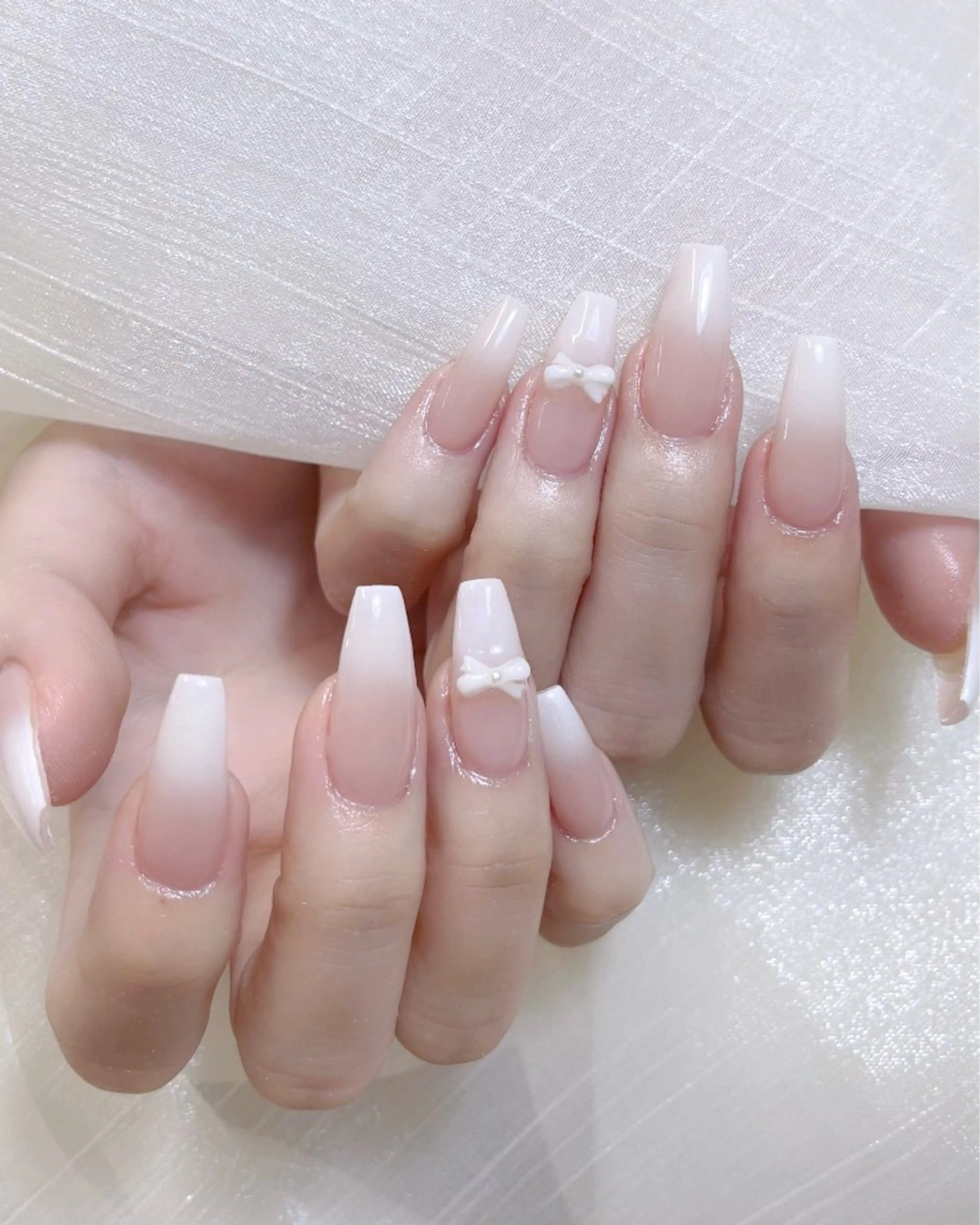 ネイル チークネイル フレンチネイル ハート キラキラネイル 韓国ネイル ハンドネイル Speraネイル 大宮店🎀のネイルデザイン