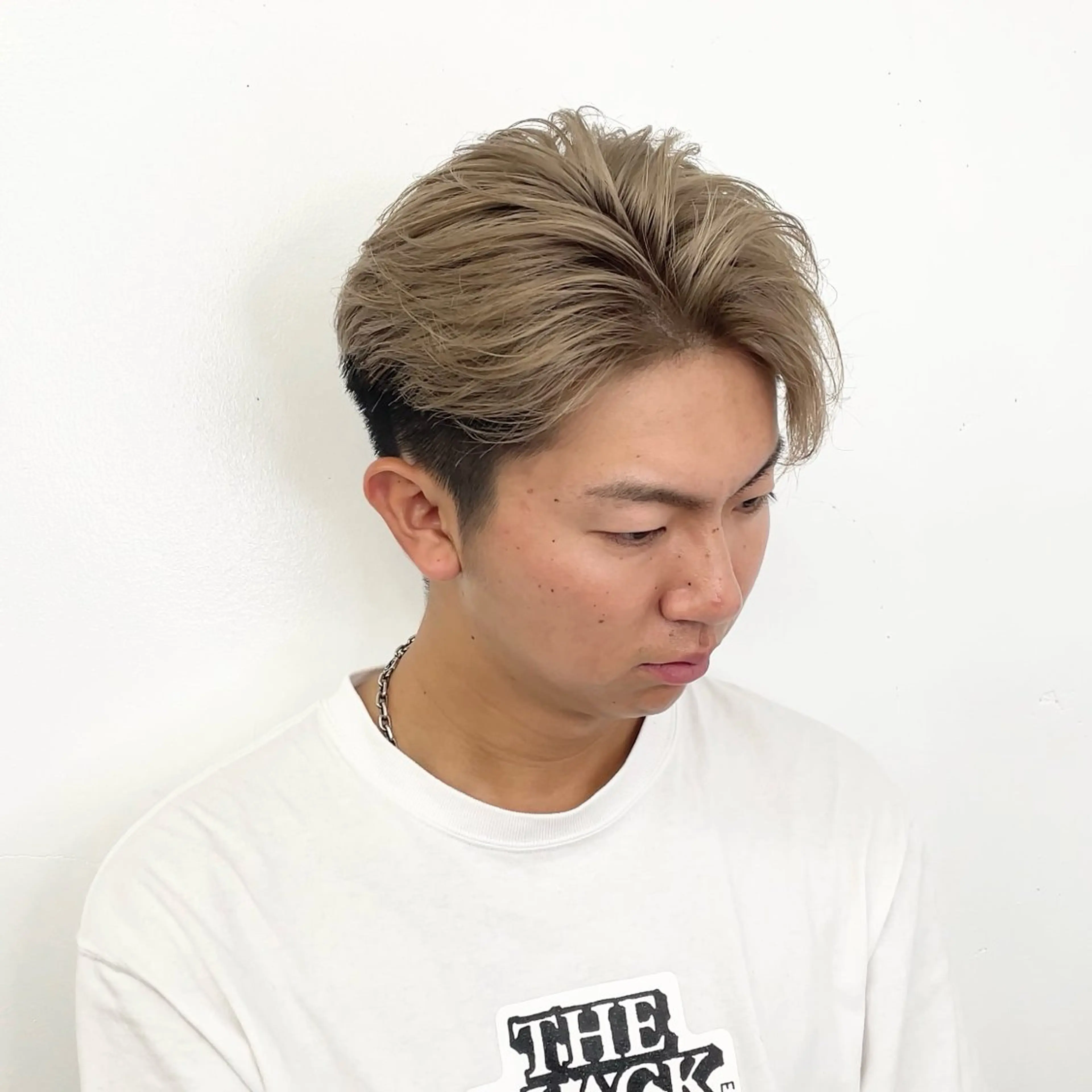 ショート カラー メンズ メンズブリーチ メンズハイトーン ベージュカラー ブリーチ ハイトーンカラー メンズカラー/ バレイヤージュ/聖斗のヘアスタイル