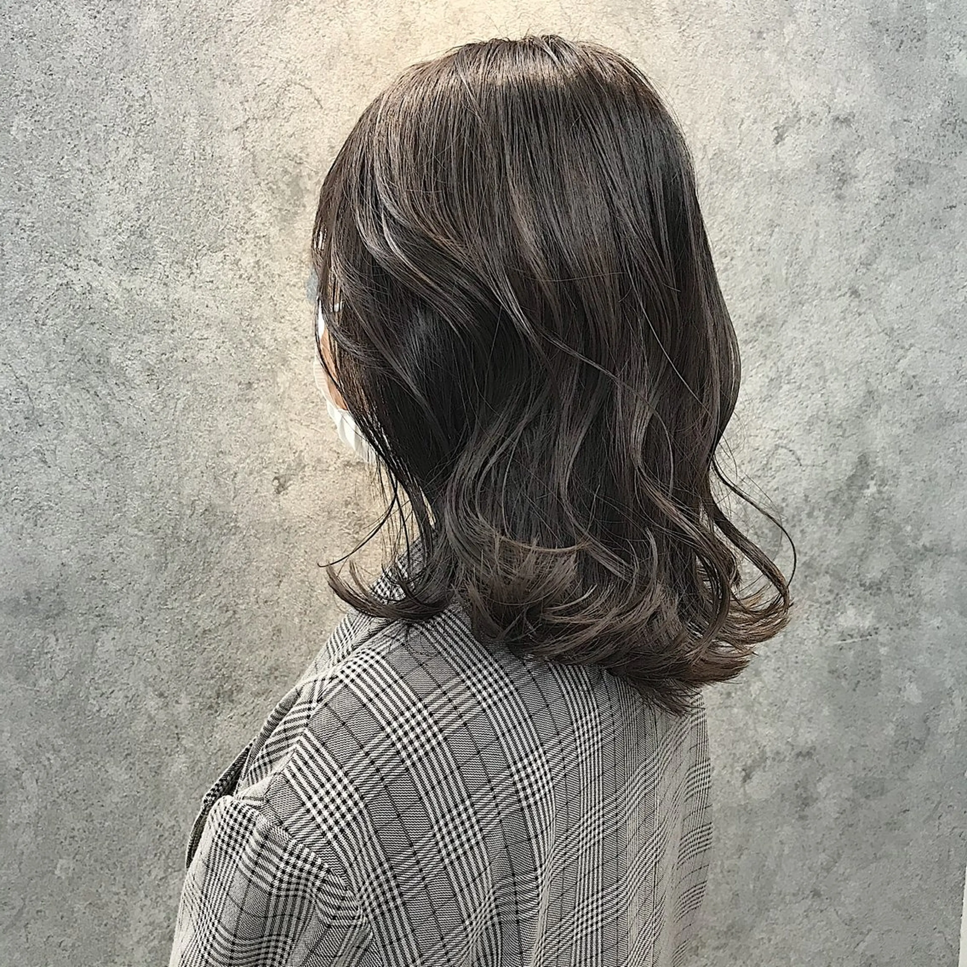 ミディアム ミディアムレイヤー レイヤーカット カット ヘアカラー トリートメント 所渉/韓国レイヤー /ウルフカットのヘアスタイル