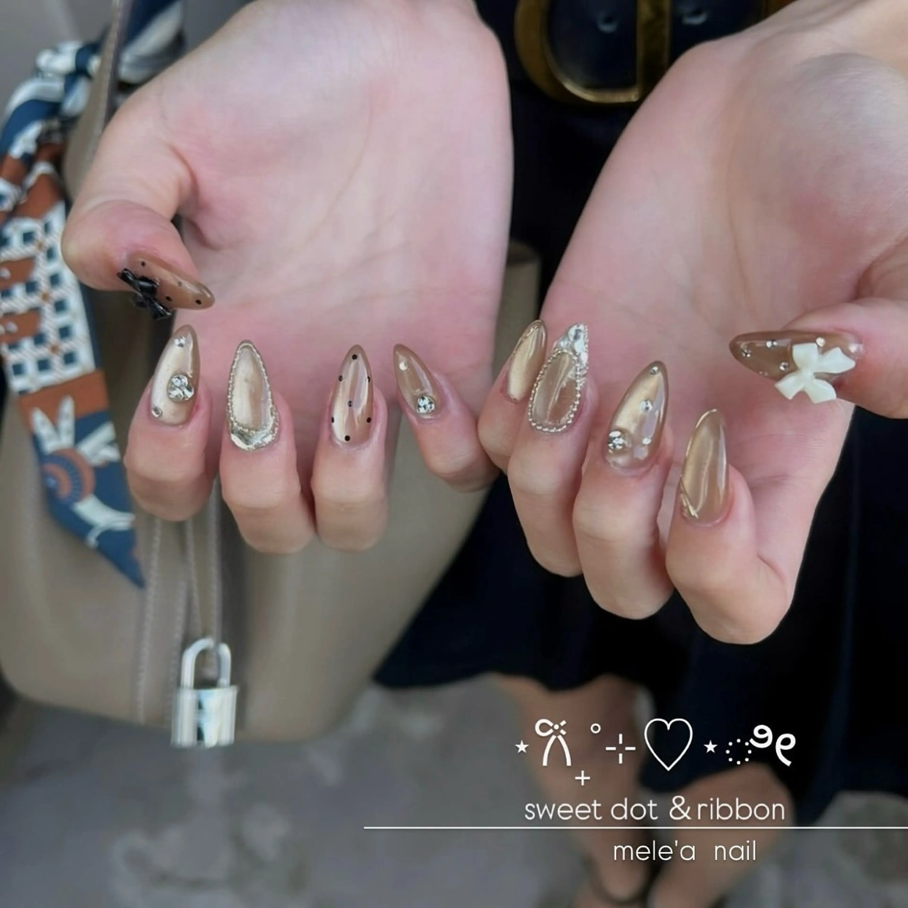 ネイル ドット マグネットネイル リボン miho meléanailのネイルデザイン