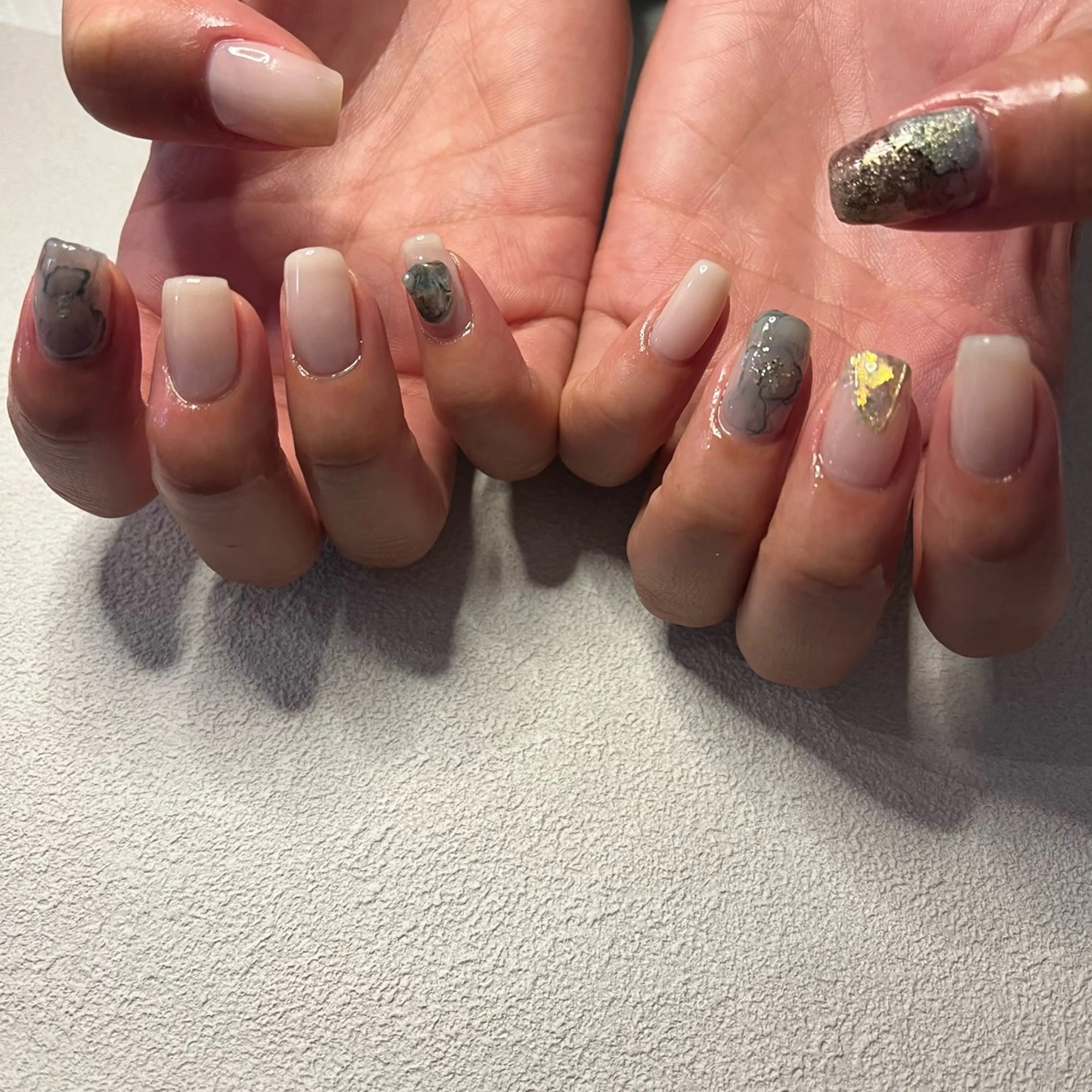 ネイル アートネイル ジェルネイル マグネットネイル ワンカラーネイル パラジェル ハンドネイル nail slow.のネイルデザイン