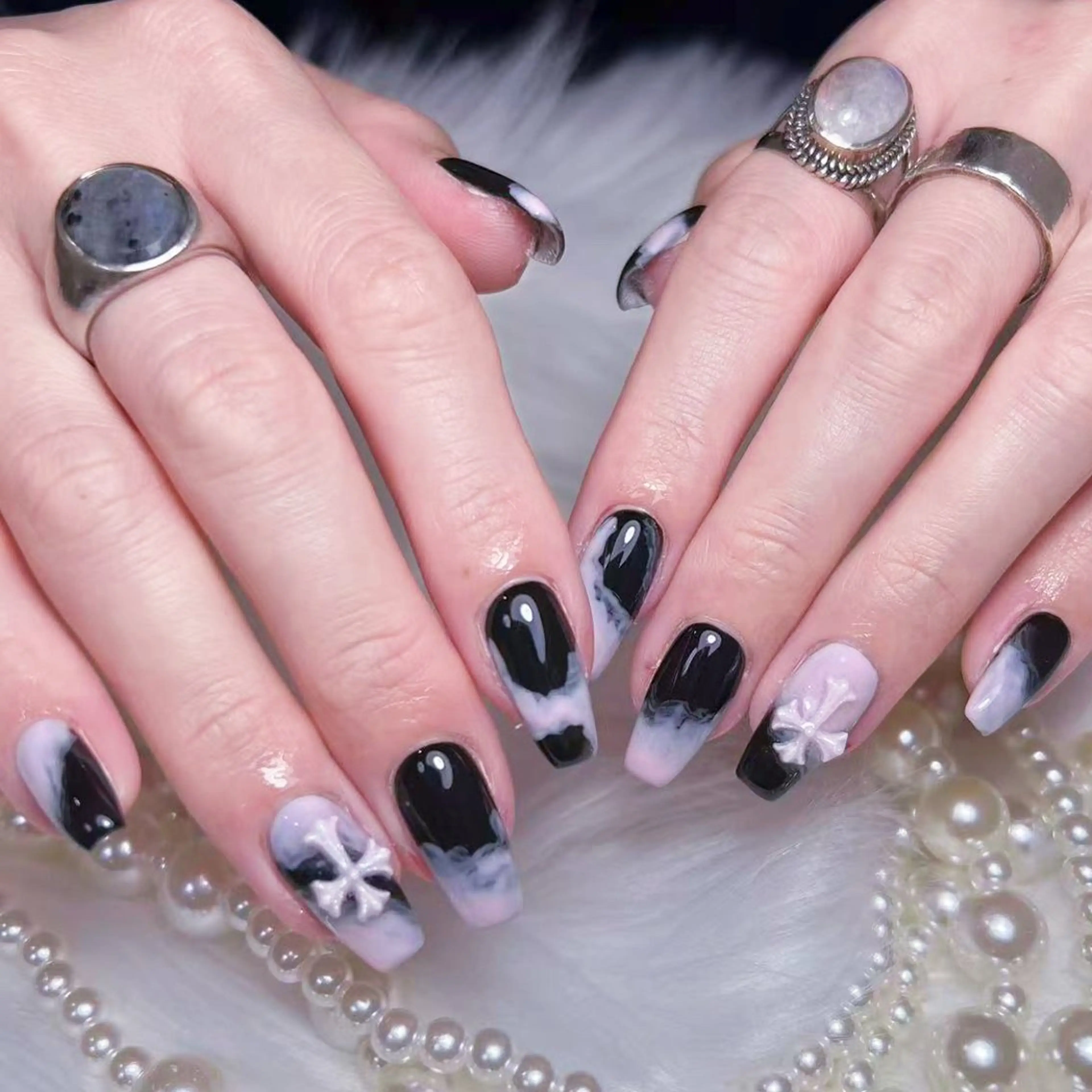 ネイル アートネイル オーロラネイル ガーリー キラキラネイル 韓国ネイル ハンドネイル yu ri 🌹のネイルデザイン