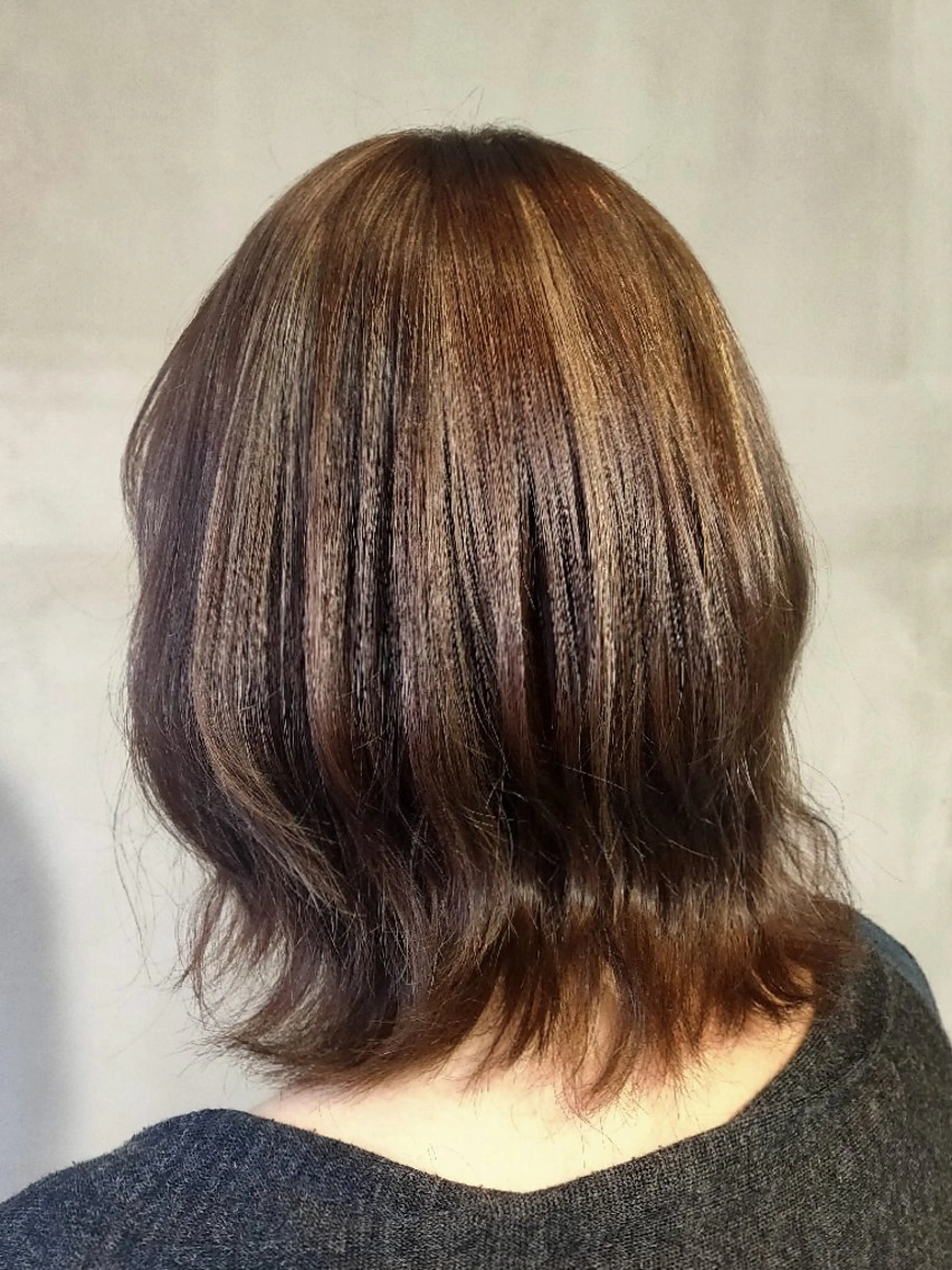 ミディアム ハイライト カット ヘアカラー トリートメント 五十嵐 野乃佳のヘアスタイル