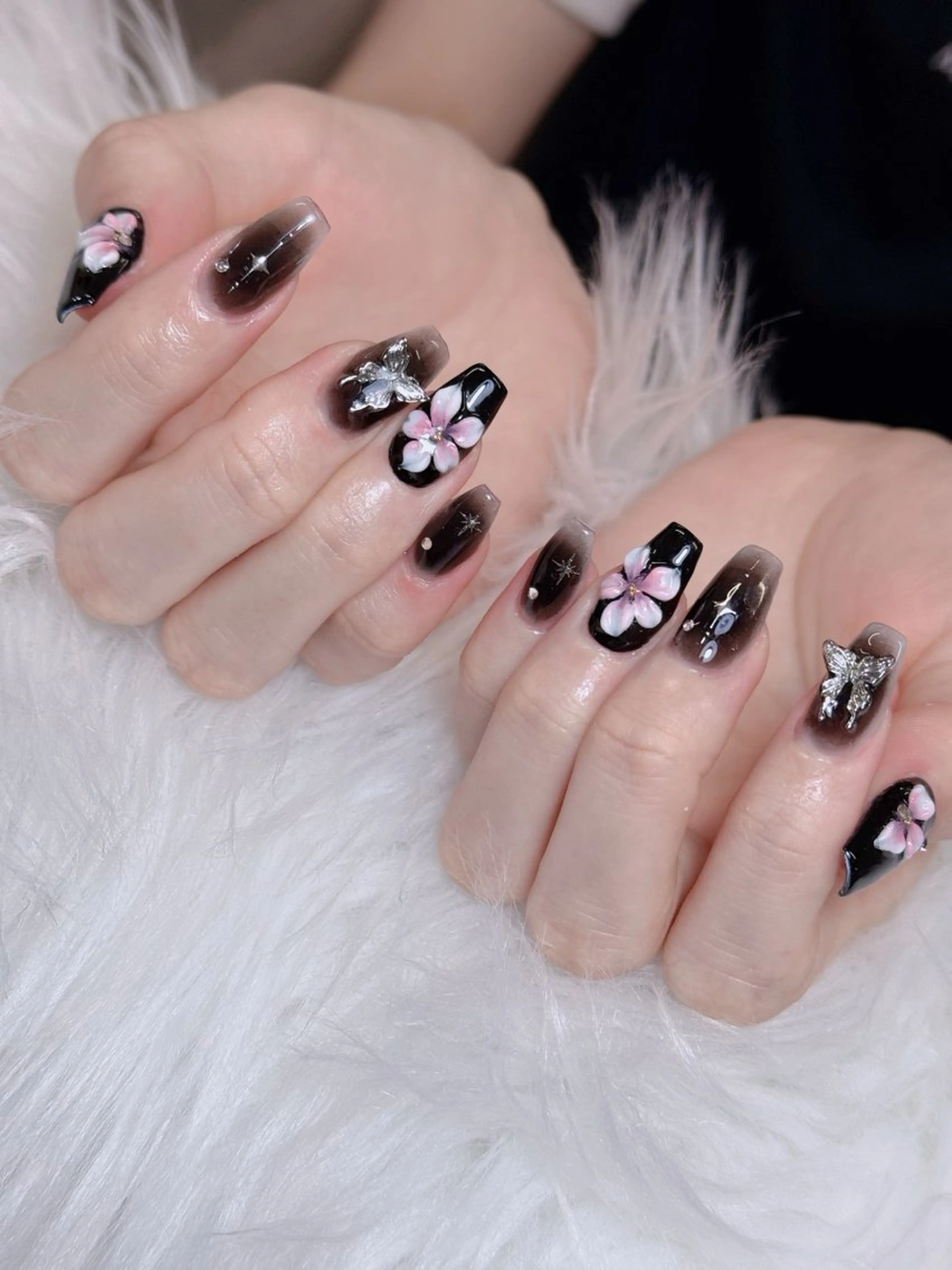 ネイル オーロラネイル チークネイル フットネイル フレンチネイル 韓国ネイル ハンドネイル Lumi Nail 新大久保3‘のネイルデザイン