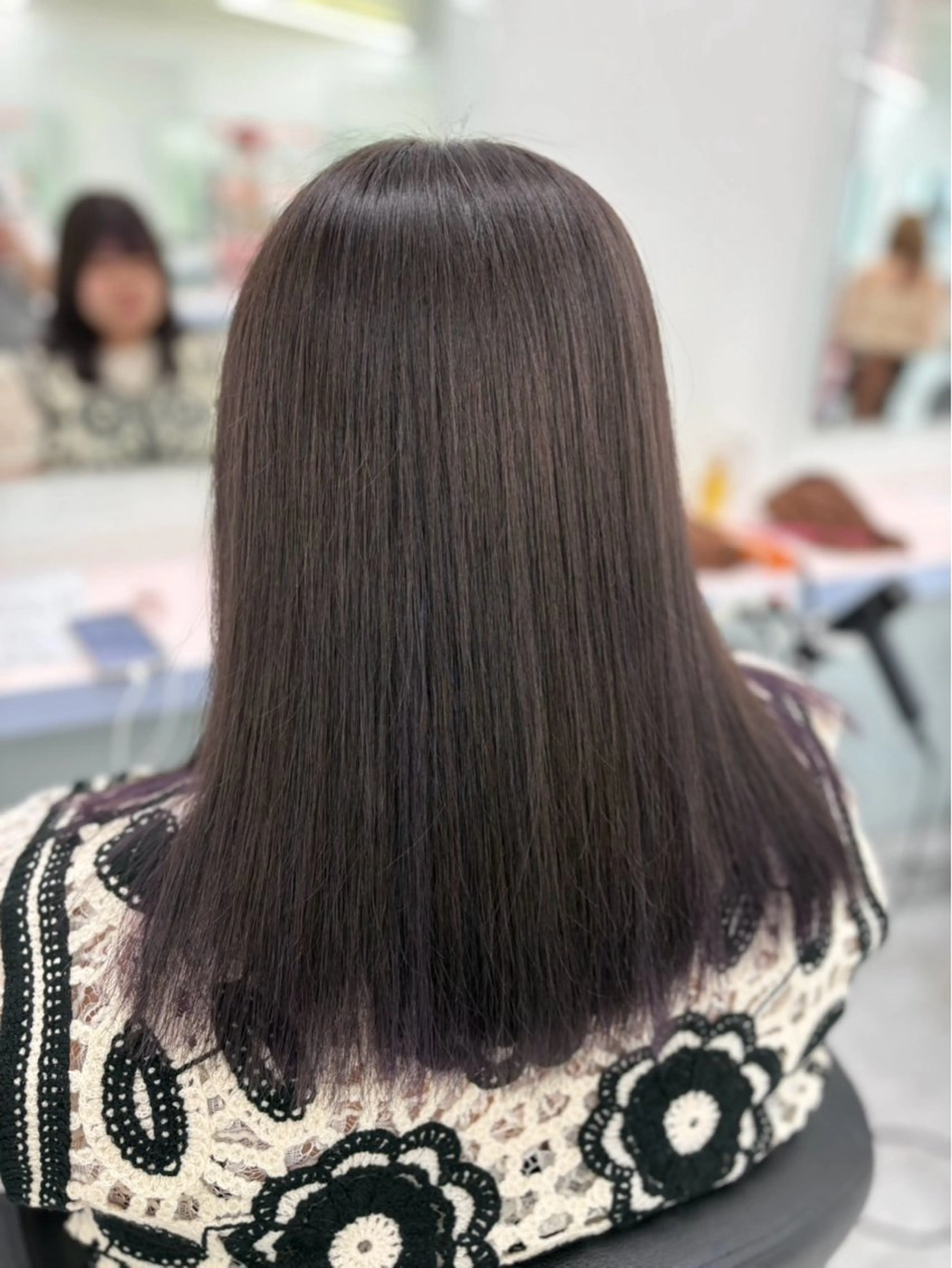 セミロング 🤍赤みなしカラー 🤍saaka🤍のヘアスタイル