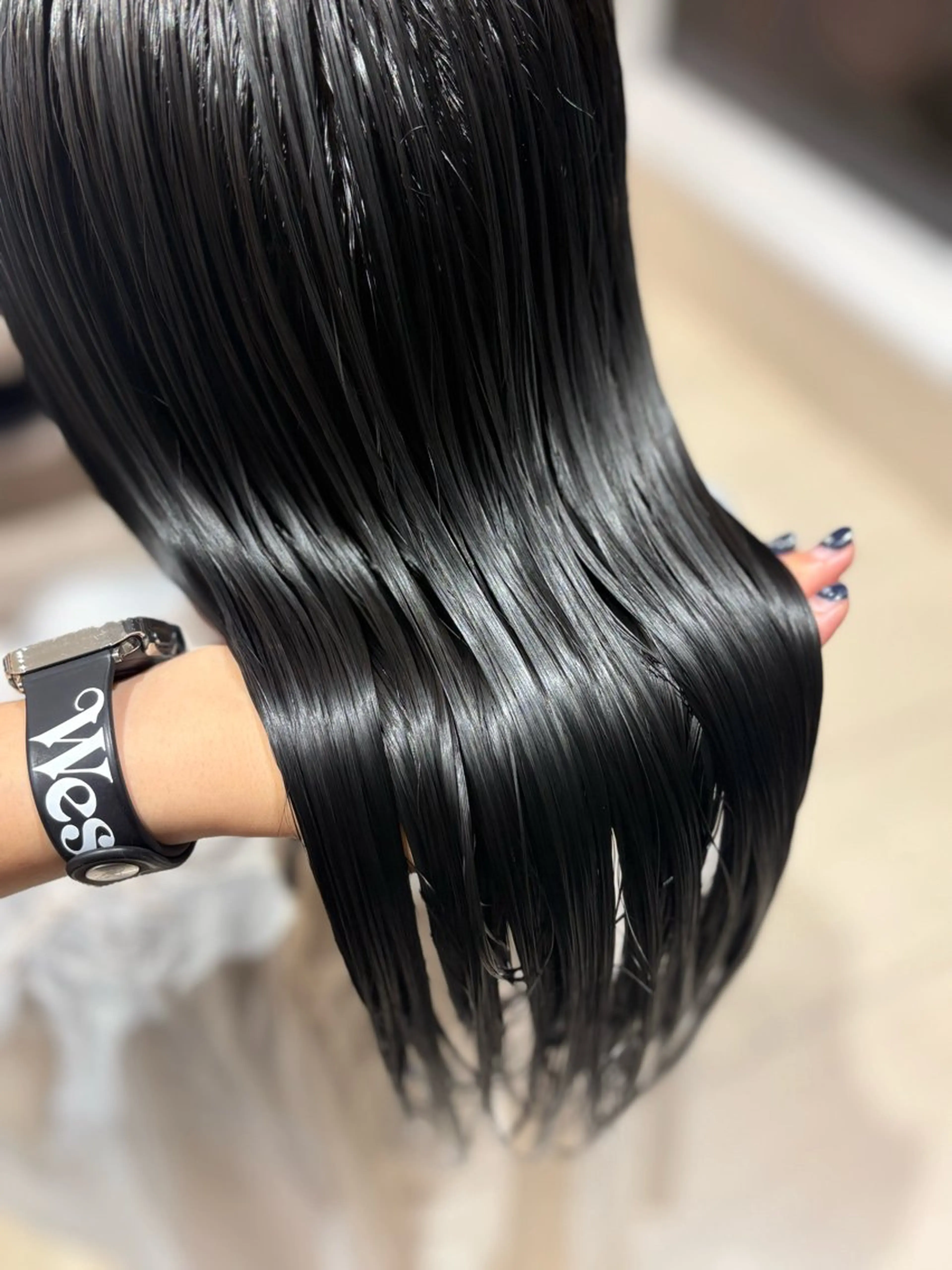 ロング カラー 黒髪 ブルーカラー ブルーブラック 透明感カラー ヘアカラー Rin♡⸝⸝ うる艶カラー✧︎*。のヘアスタイル