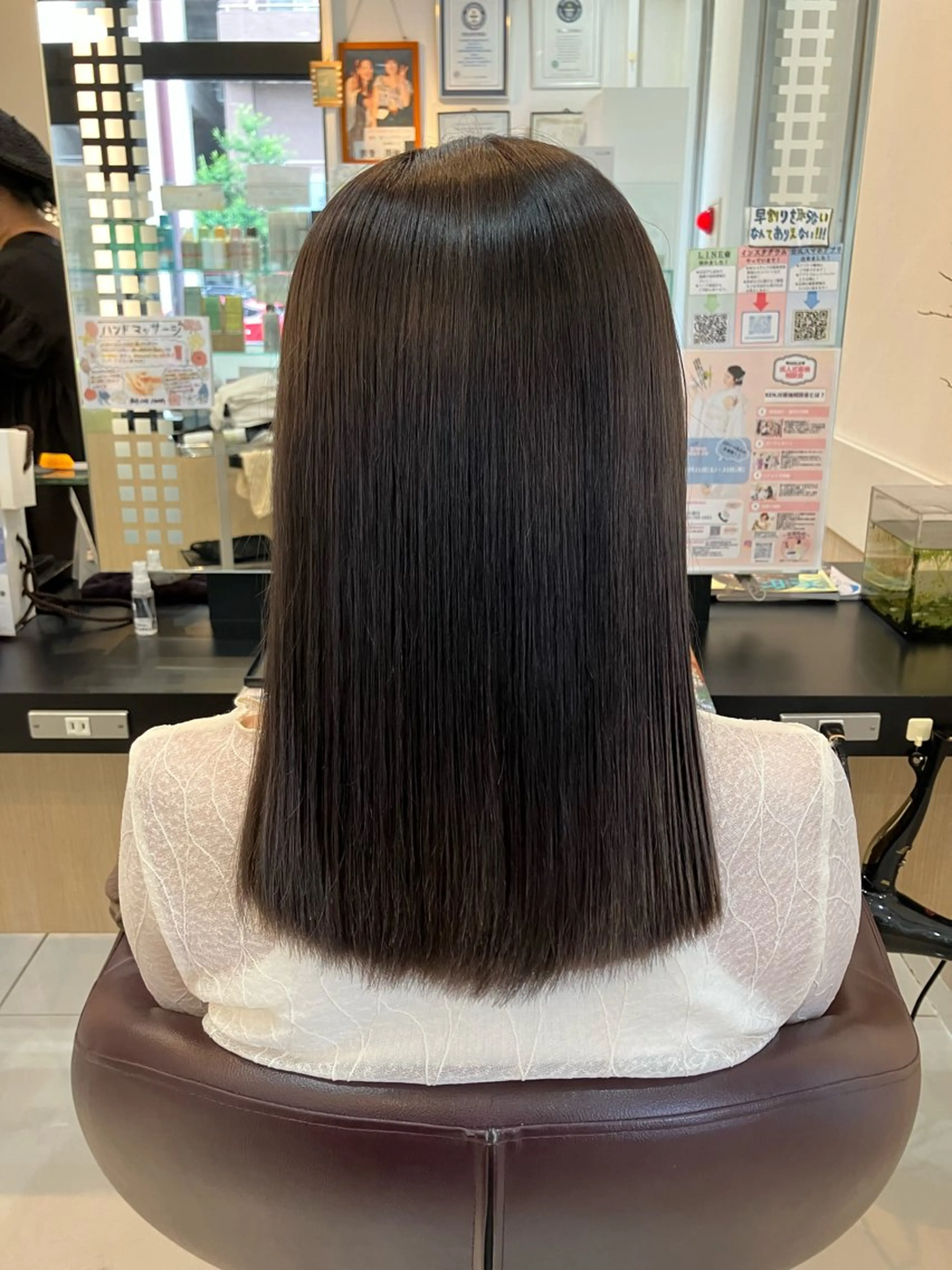 ミディアム カット ヘアカラー yukari 艶髪ヘアのヘアスタイル