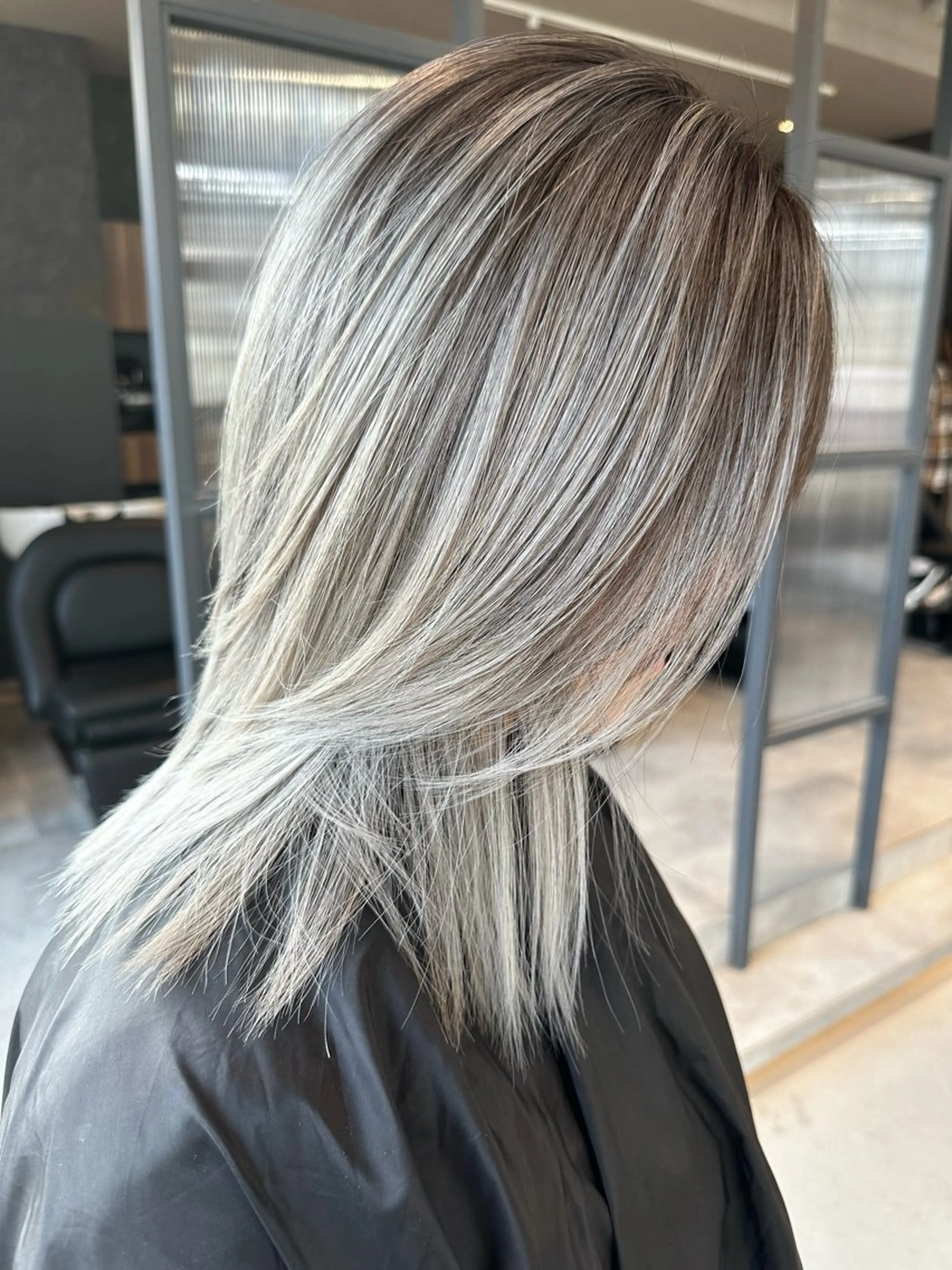 ミディアム カラー ヘアカラー トリートメント 井上 一平のヘアスタイル