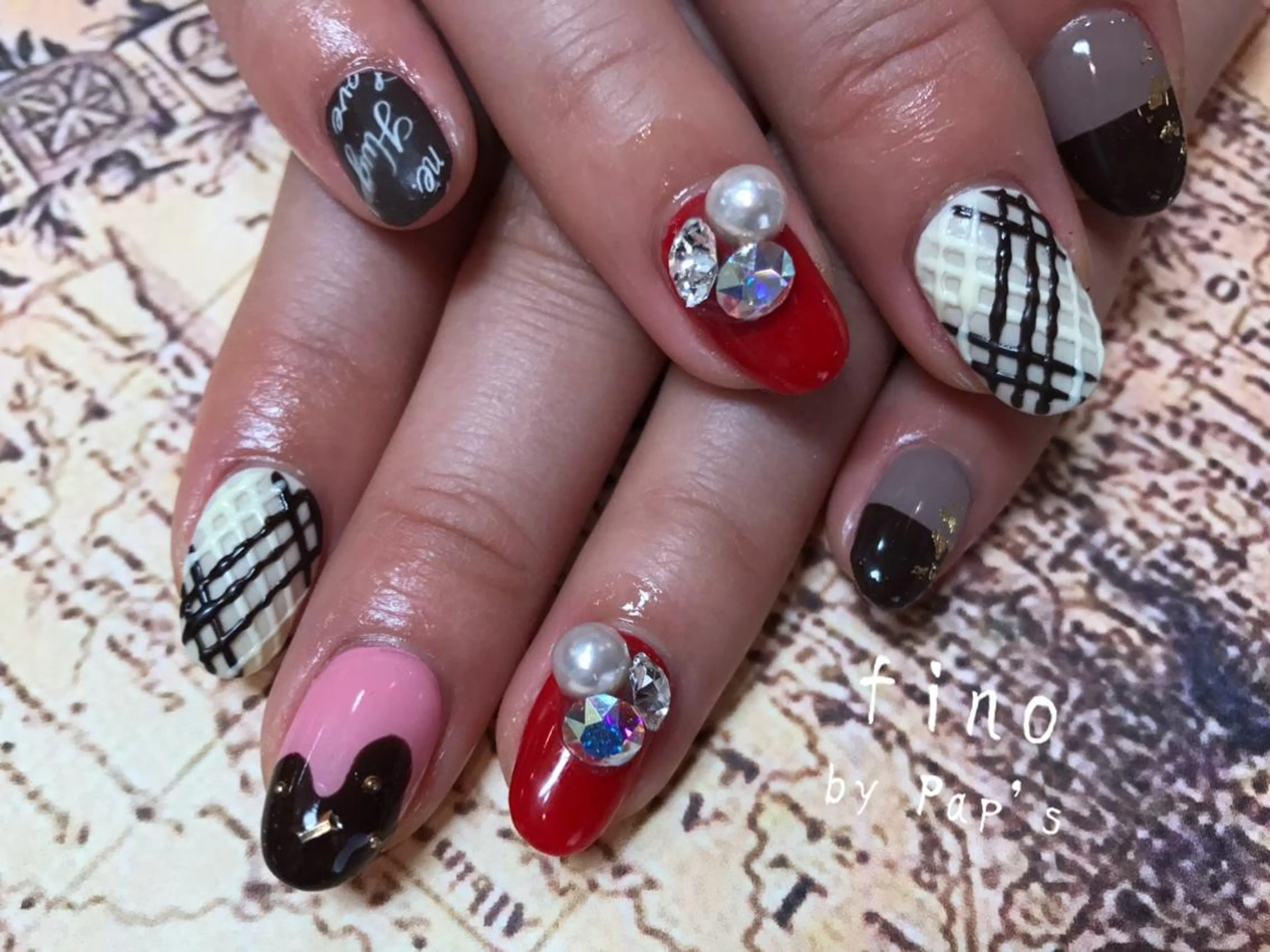 ネイル fino by Pap's所属・西畠 真由美のネイルデザイン