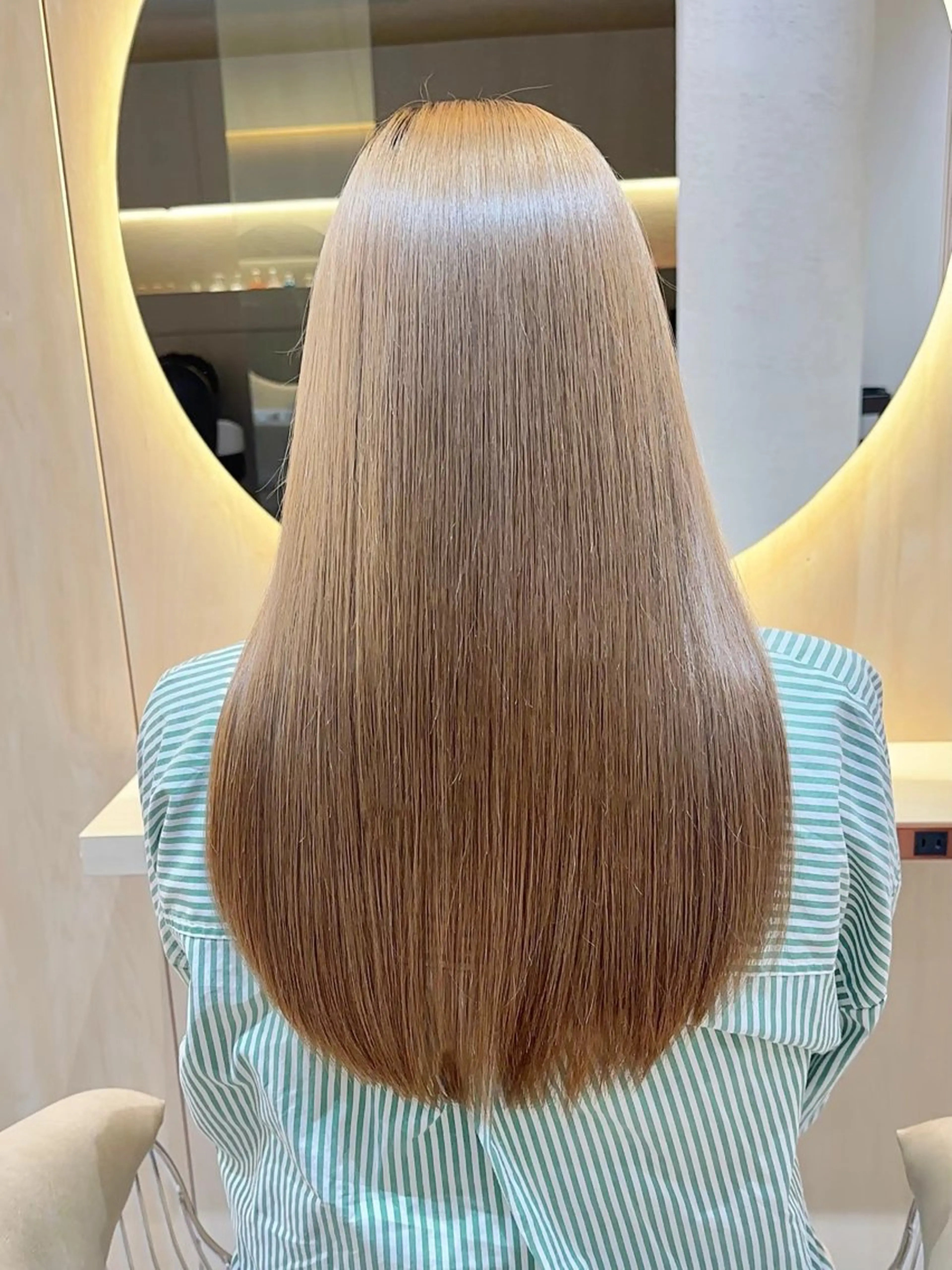 ロング ヘアカラー ハイトーンカラー🌟 🎠KANON🎡のヘアスタイル