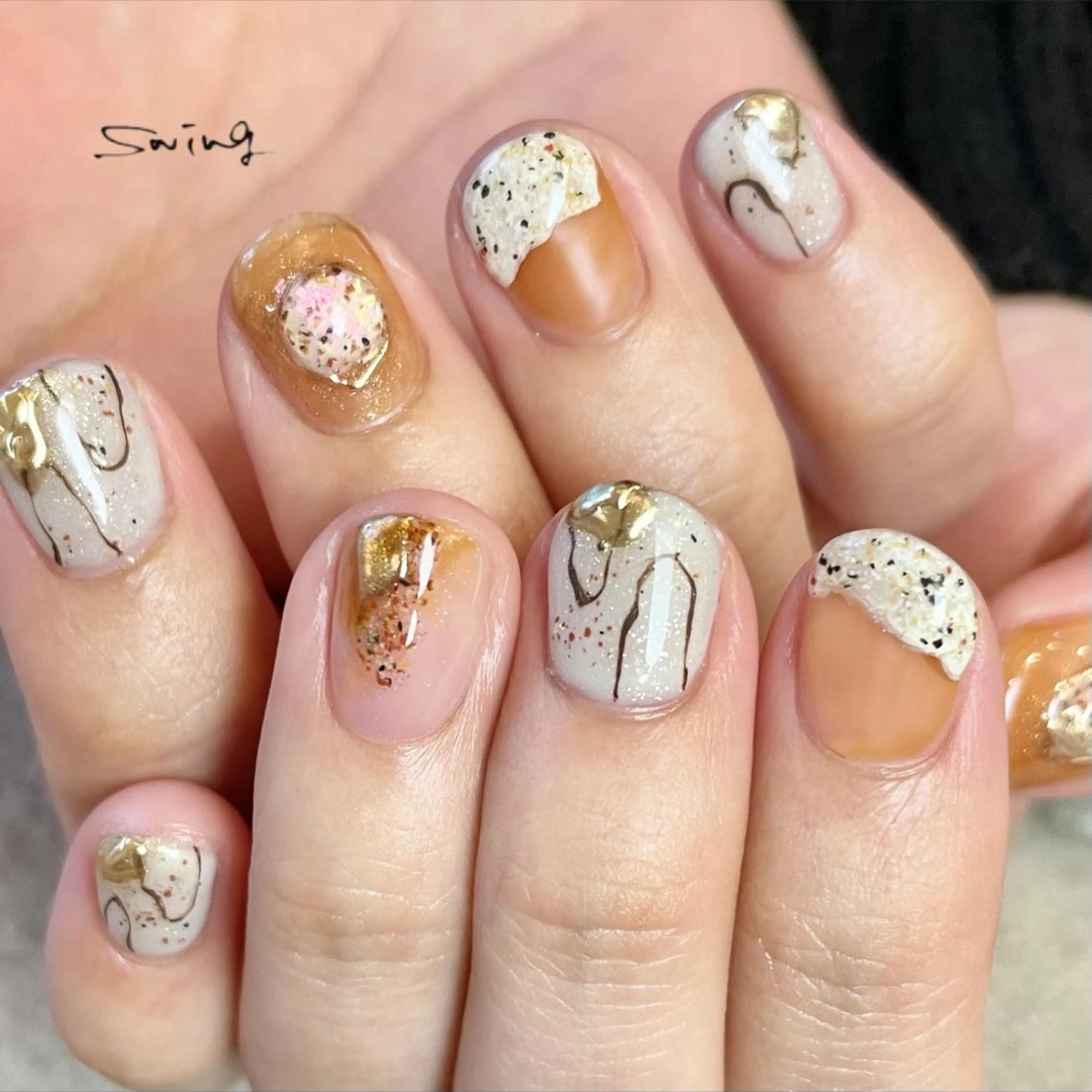 ネイル ニュアンスネイル ストーンネイル SWING Nail Salon所属・Yoshida Takakoのネイルデザイン