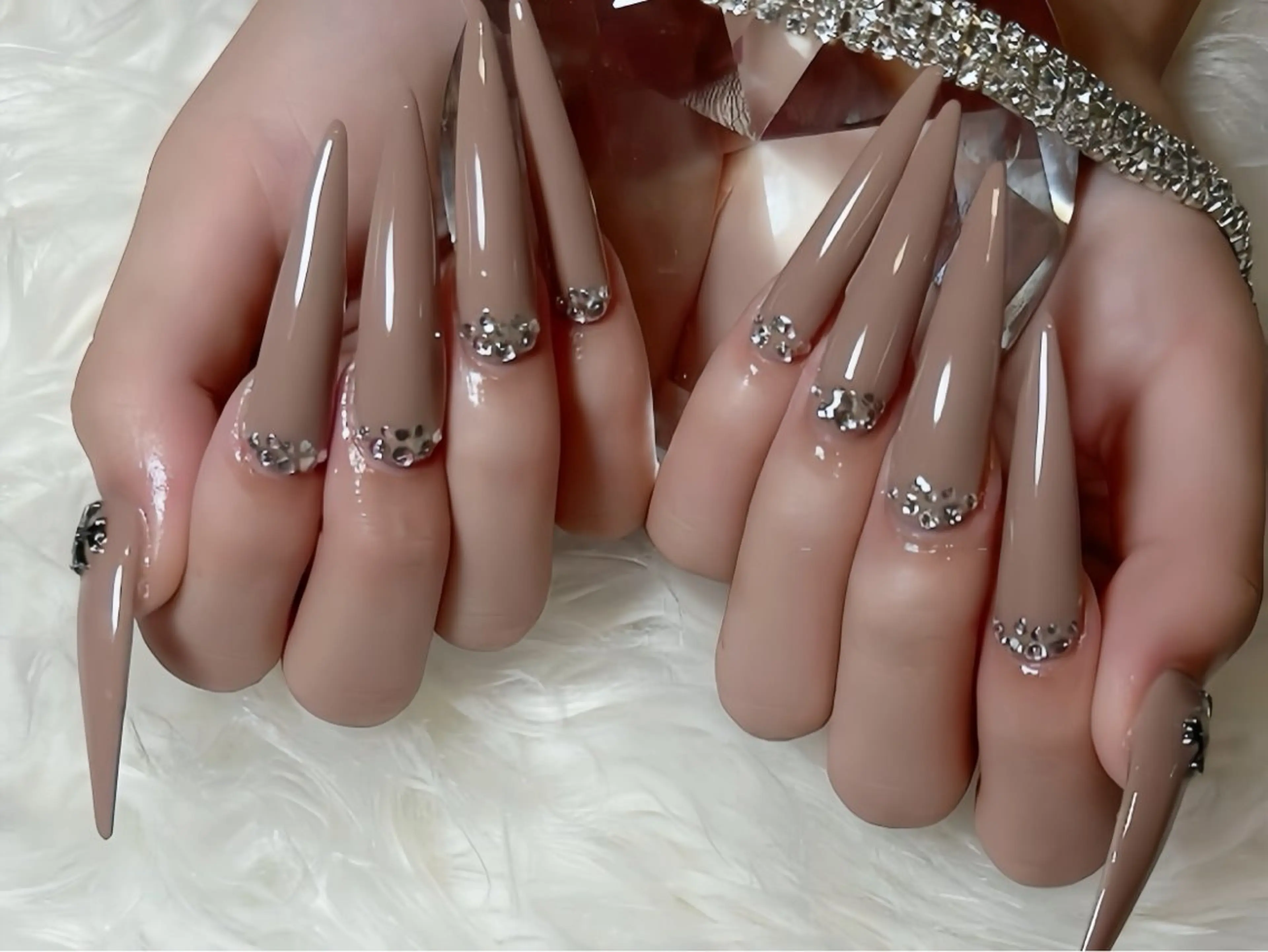 ネイル ボルドー フレンチネイル グラデーション キラキラネイル 韓国ネイル ハンドネイル Rin Nail 新大久保店のネイルデザイン