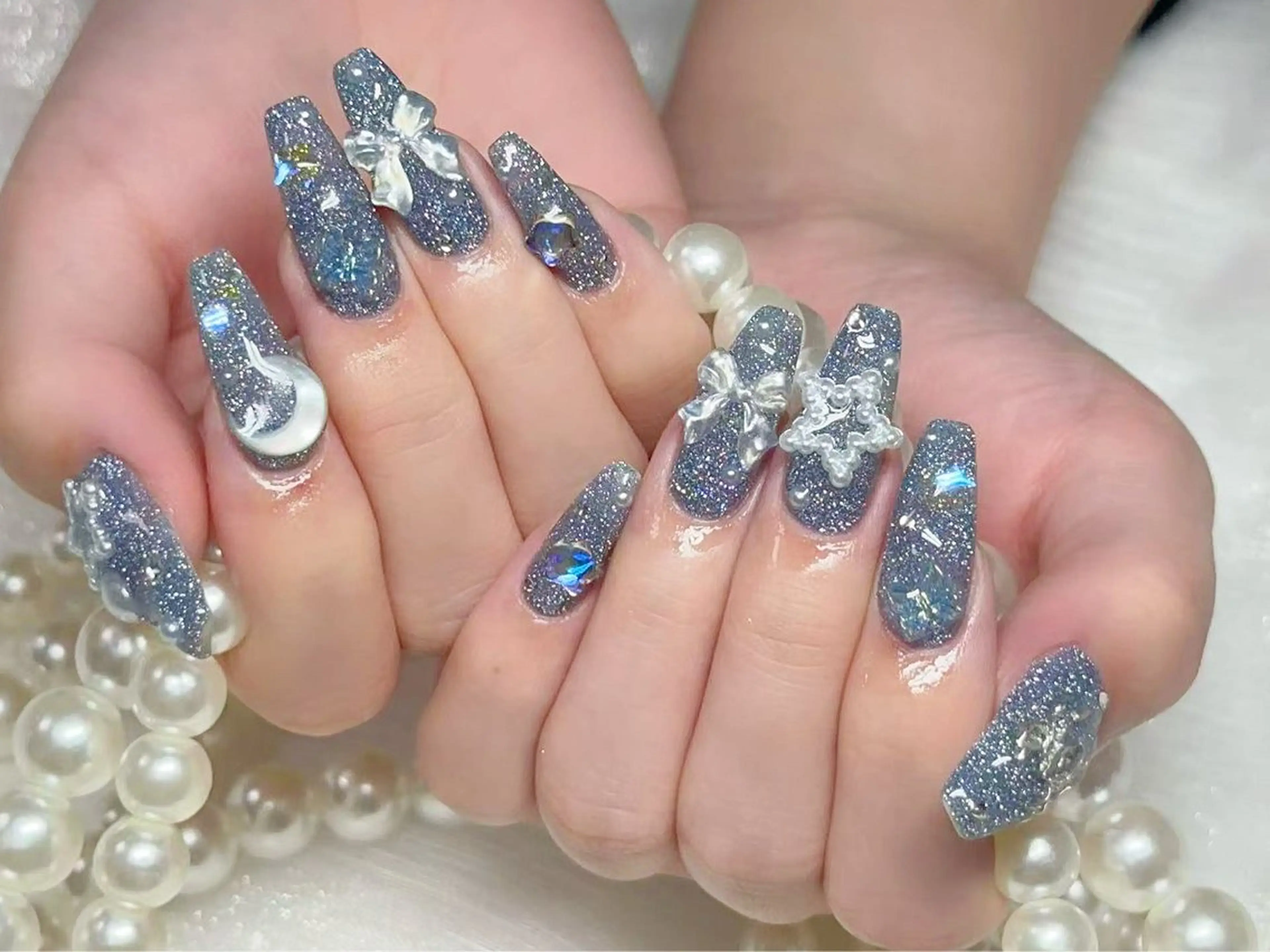 ネイル オーロラネイル 長さ出し フレンチネイル ガーリー キラキラネイル ハンドネイル Ru na🍳のネイルデザイン