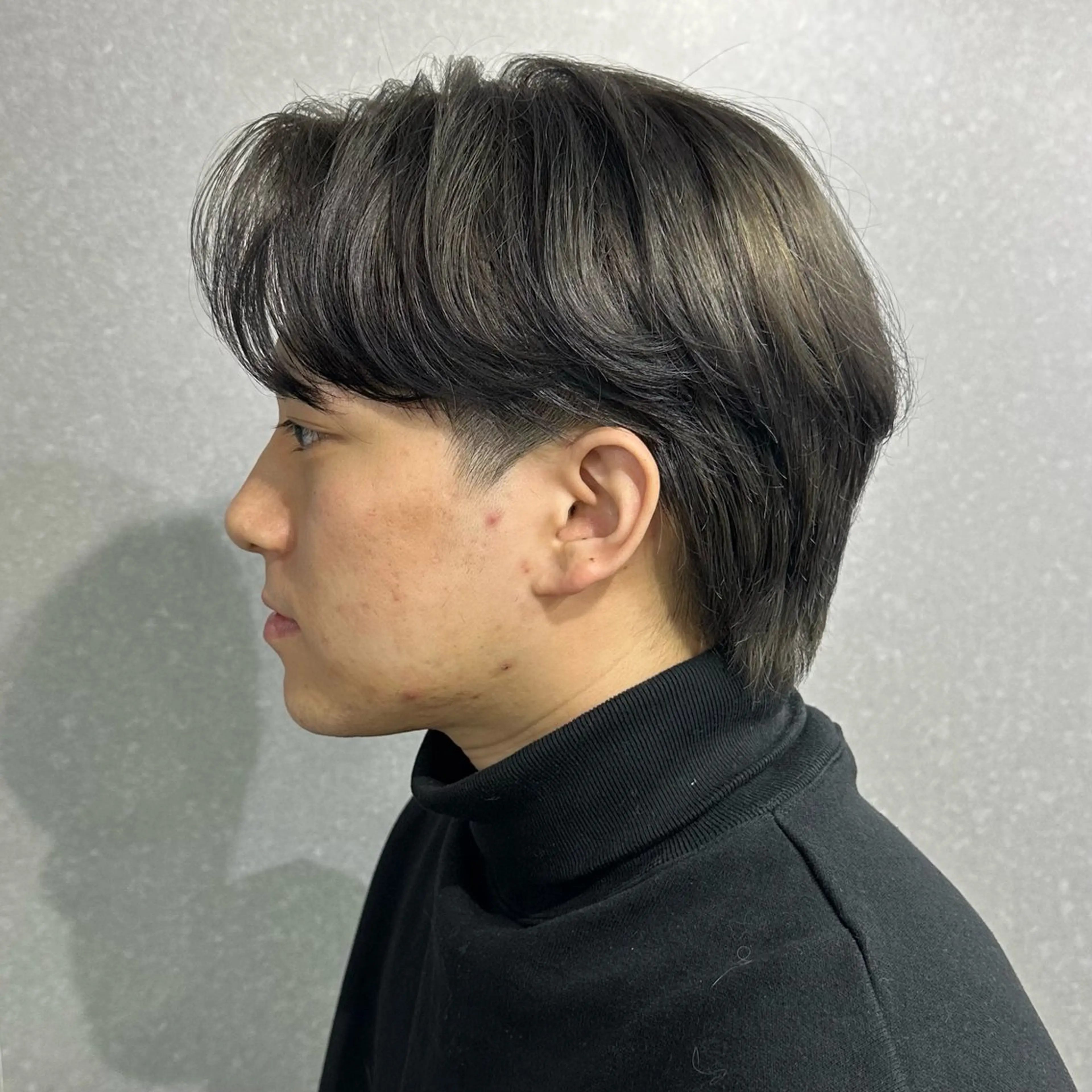 ミディアム メンズ センターパート メンズ韓国風 韓国風ヘア カット ヘアカラー トリートメント マエダルイ🌐 韓国ヘア🌐博多のヘアスタイル