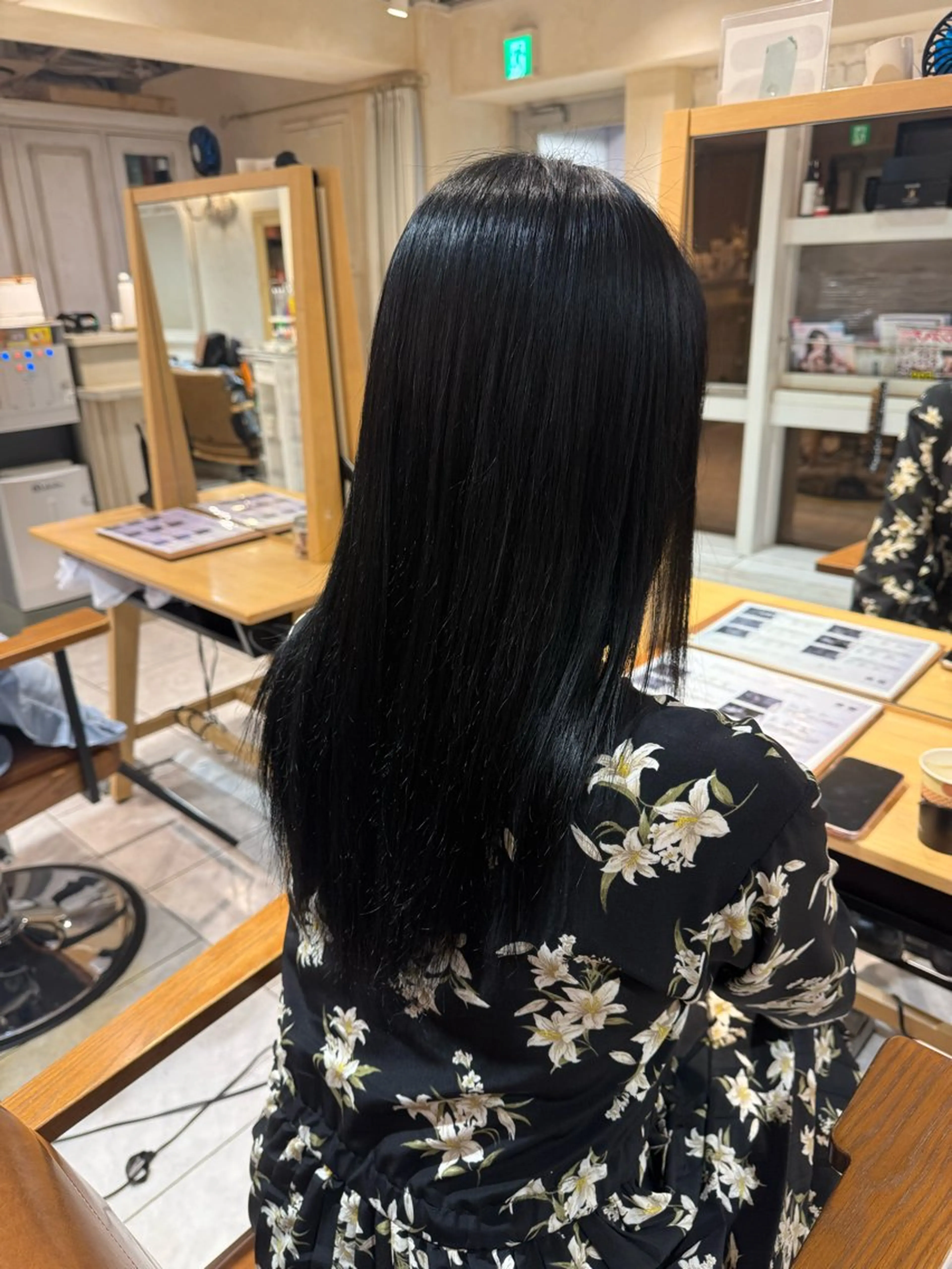 セミロング 縮毛矯正 山口 菜々実のヘアスタイル