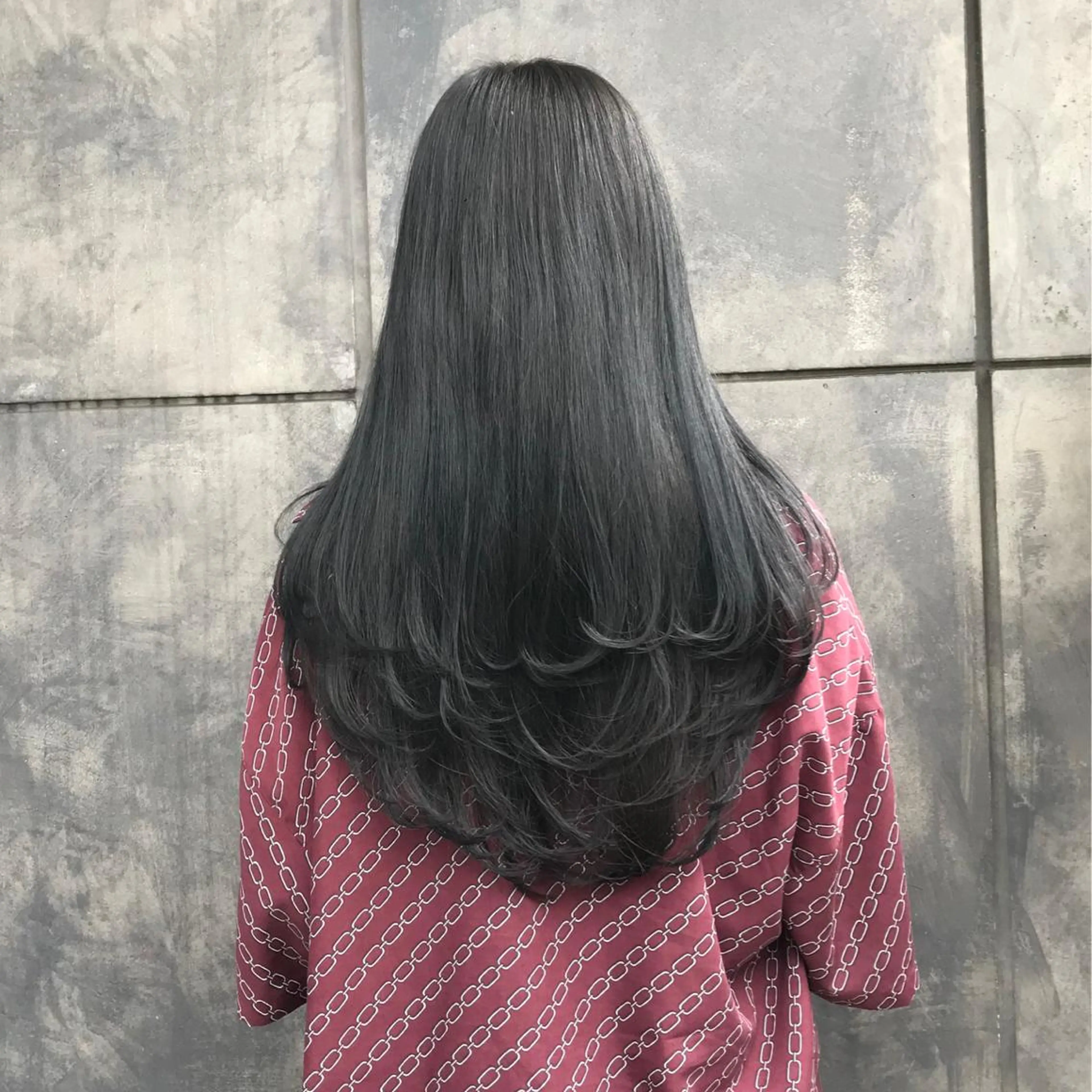 ロング カラー 黒髪 ブルーカラー ブルーブラック ヨシンモリ ムルギョル巻き サロウィン所属・K-POP好き美容師 🇰🇷Kai.Yのヘアスタイル