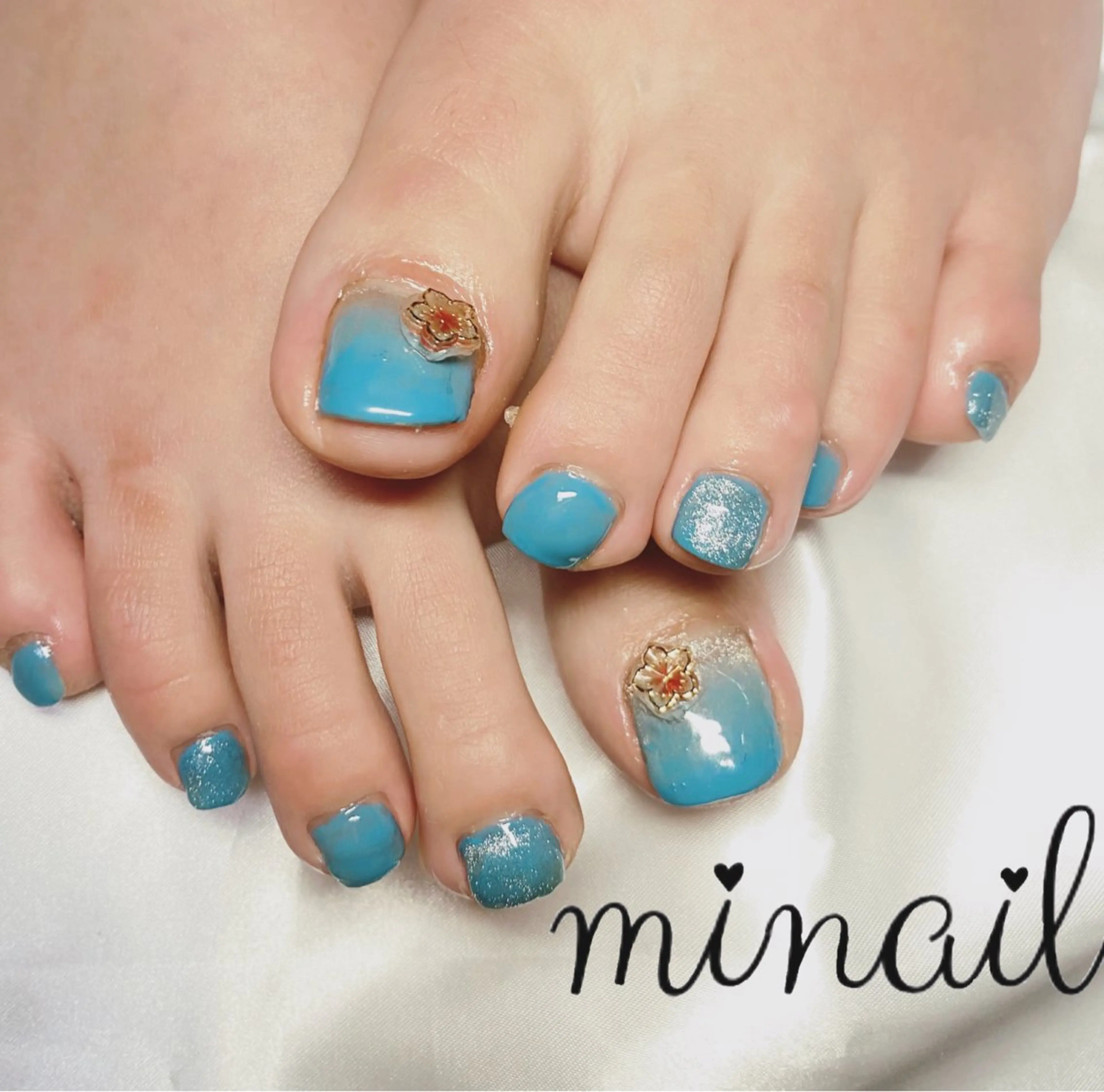 ネイル フットネイル グラデーション ラメ(グリッター) シンプルネイル Cocorium_ sasakiのネイルデザイン