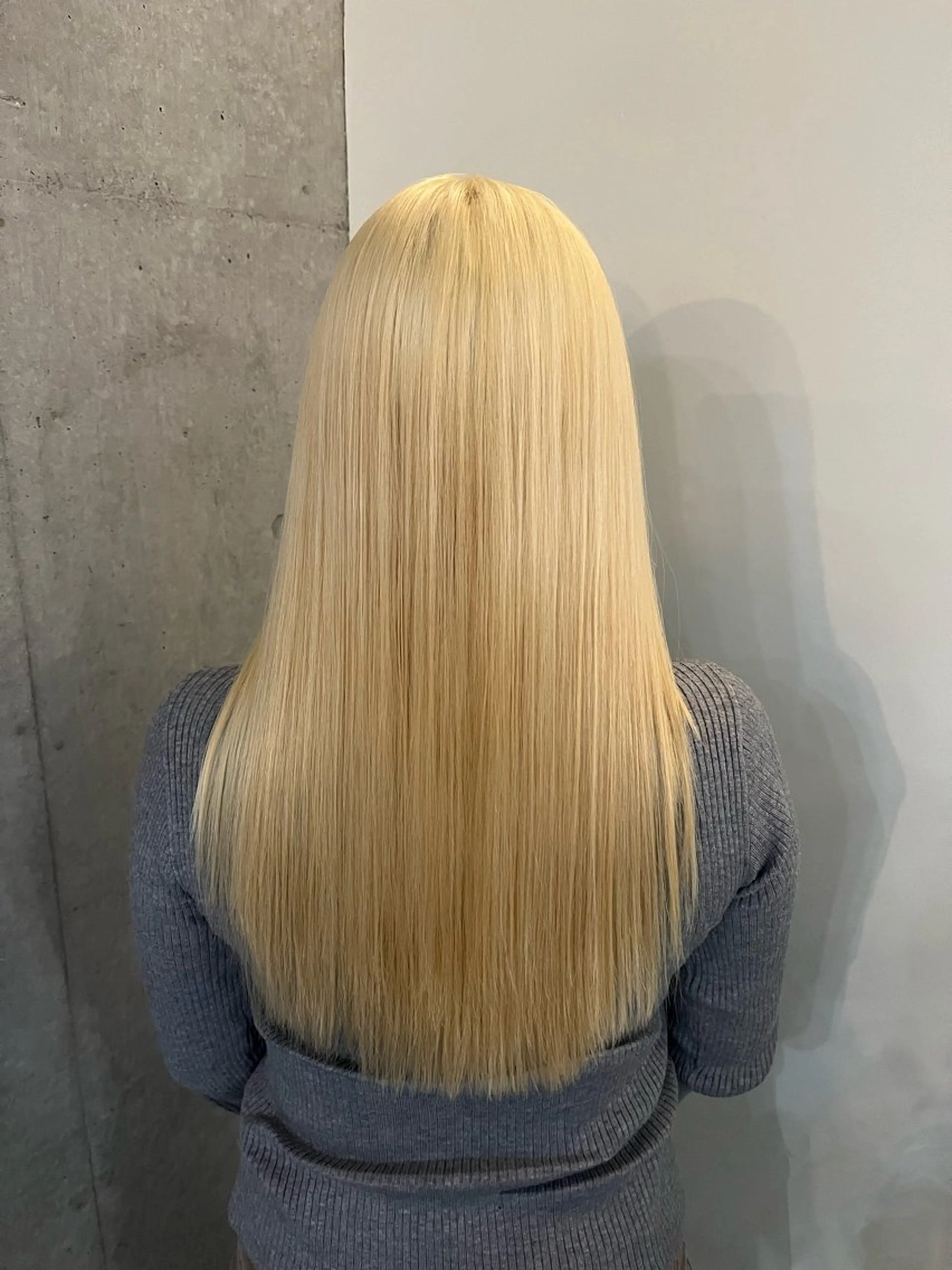 ロング カラー 抜きっぱなしブロンド ブロンド ヘアカラー 韓国ヘア・ 艶カラーさおり💟のヘアスタイル