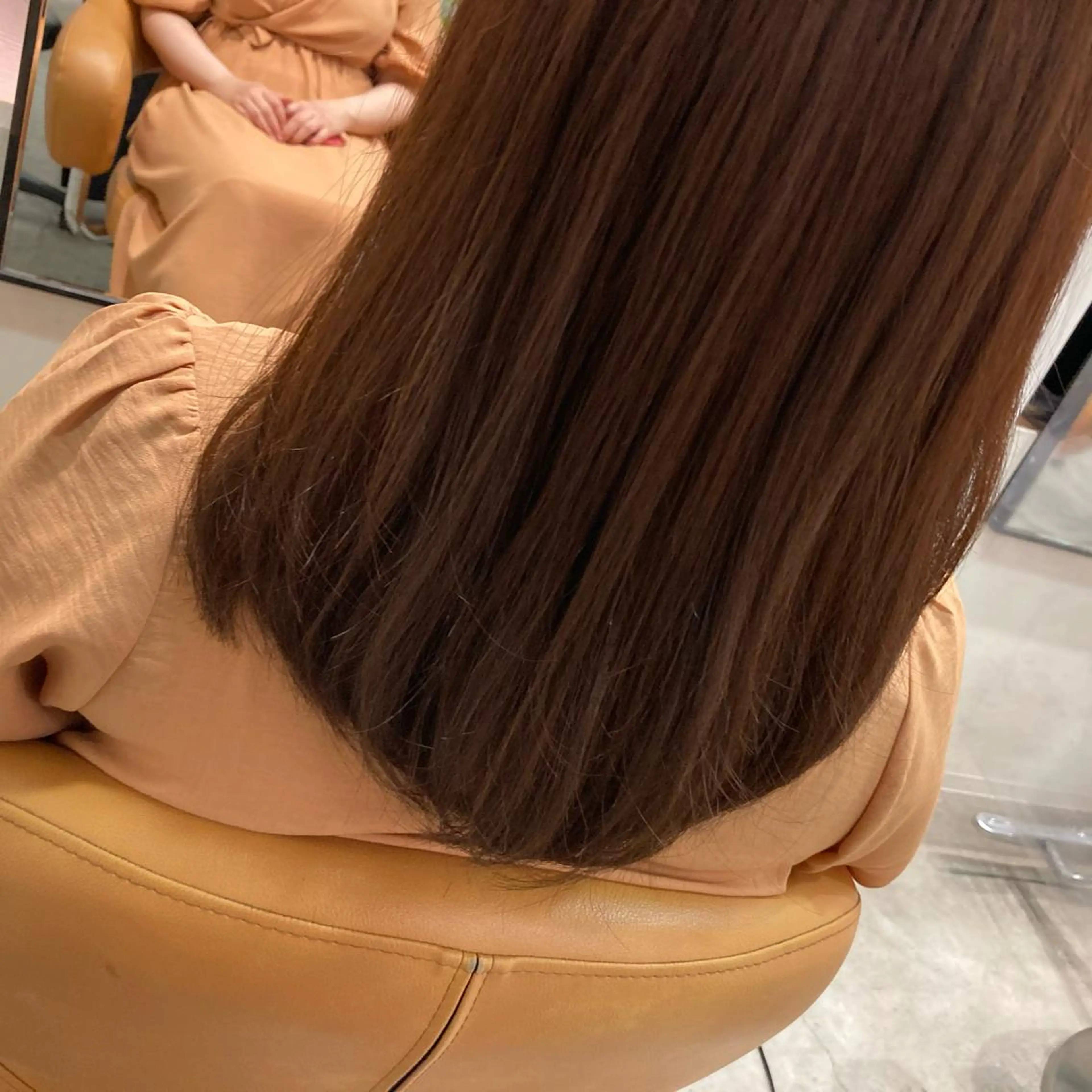 セミロング カラー オレンジ ヘアカラー 渡辺 優のヘアスタイル