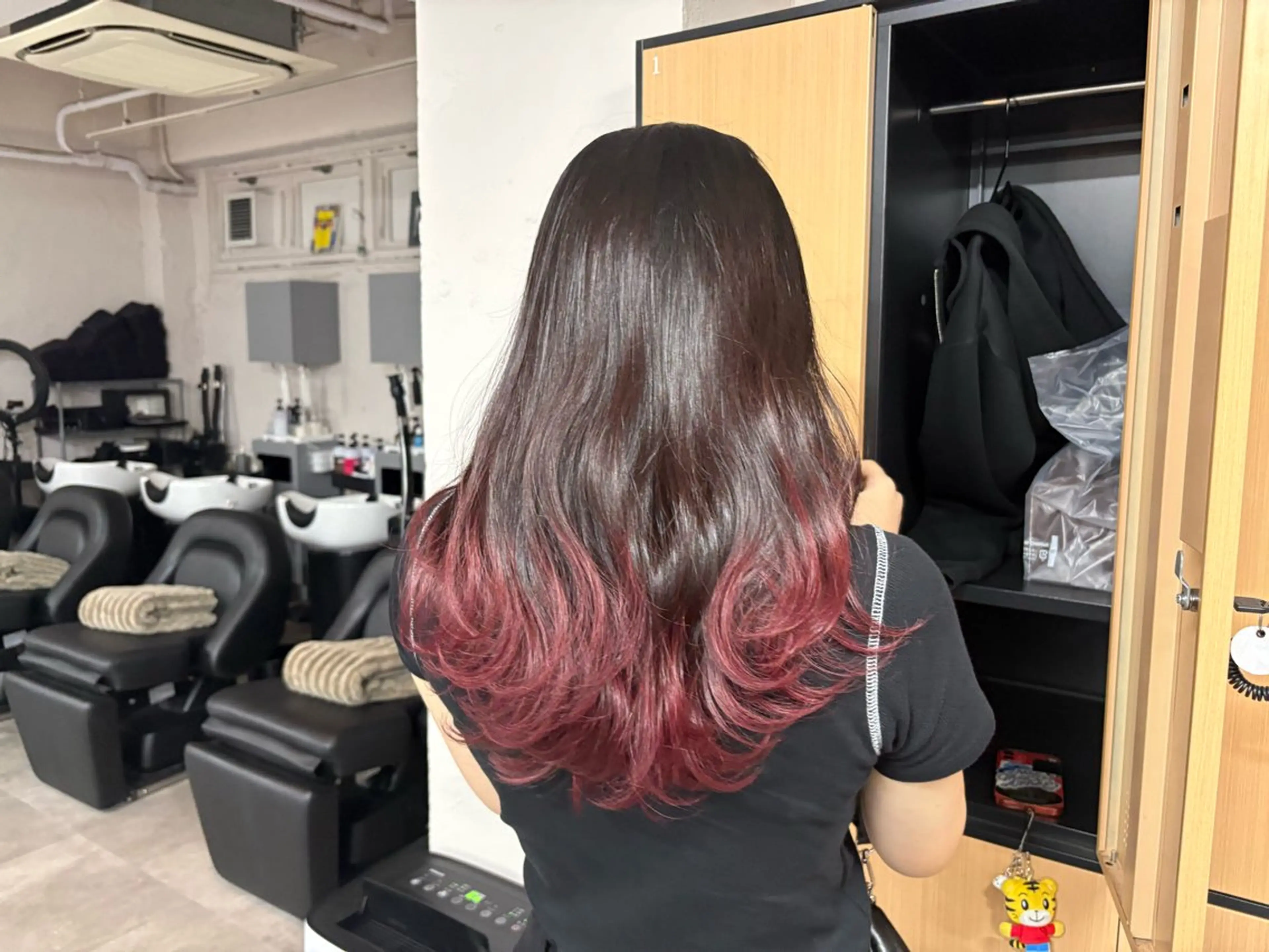 ロング カット ヘアカラー tokute 中野真咲🐺のヘアスタイル