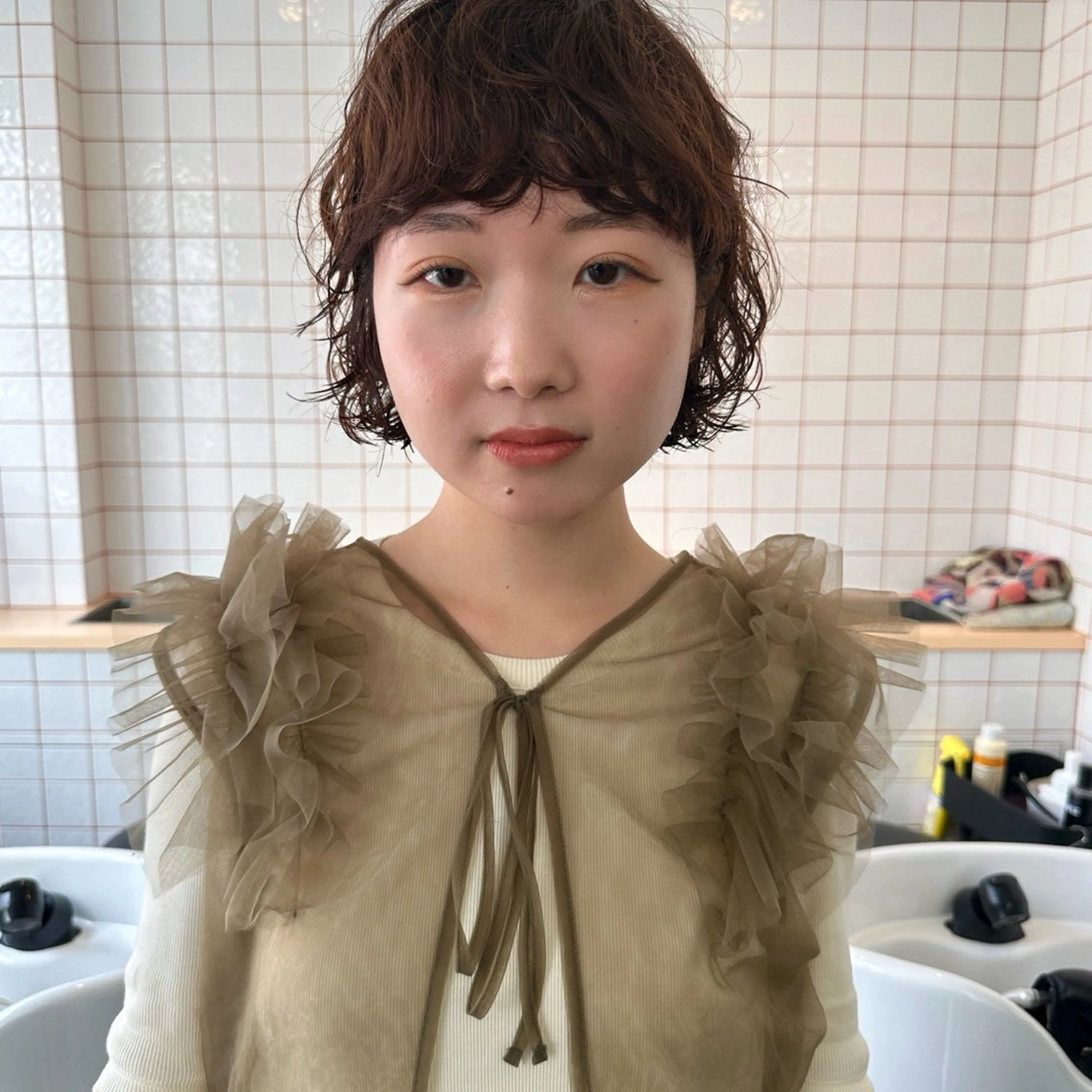 ショート カラー パーマ ショートボブ ボブ ショートヘア カット ヘアカラー パーマ ボブ/レイヤー/ケア パーマ/透明感カラーのヘアスタイル