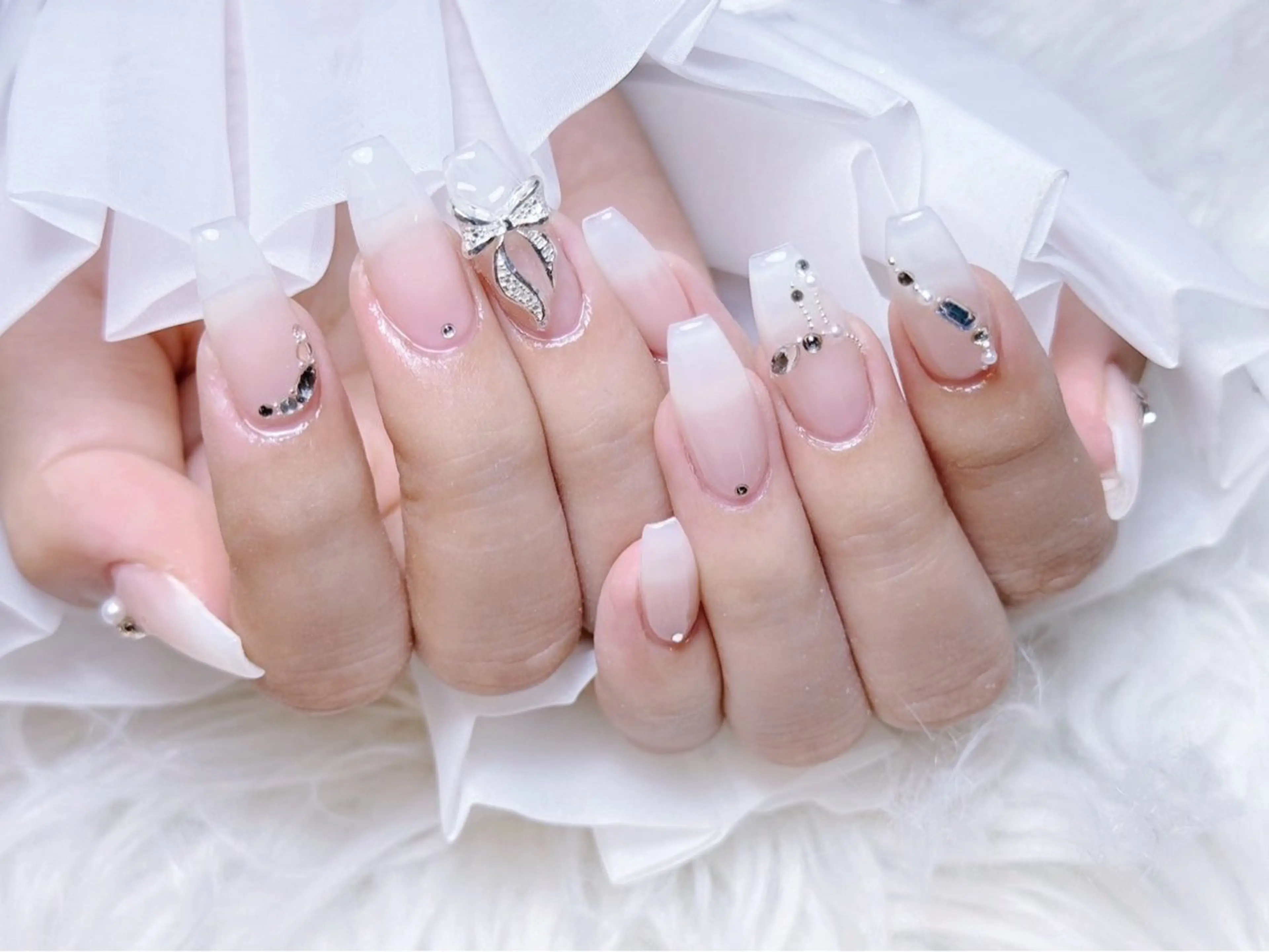 ネイル ハンドネイル ☁️Yun nail KiKi☁️のネイルデザイン
