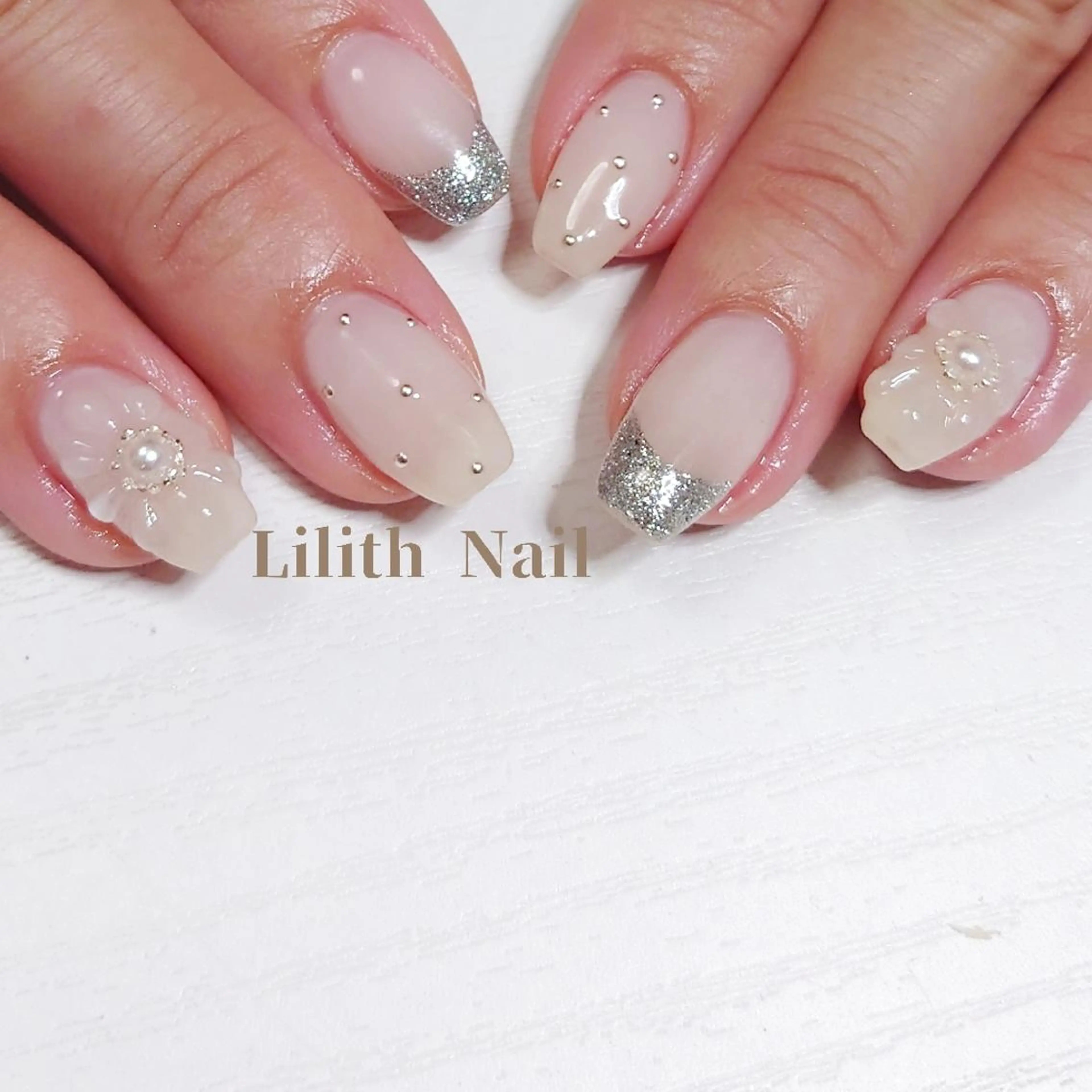 ネイル クリアネイル フレンチネイル シルバー 夏ネイル Lilith Nailのネイルデザイン
