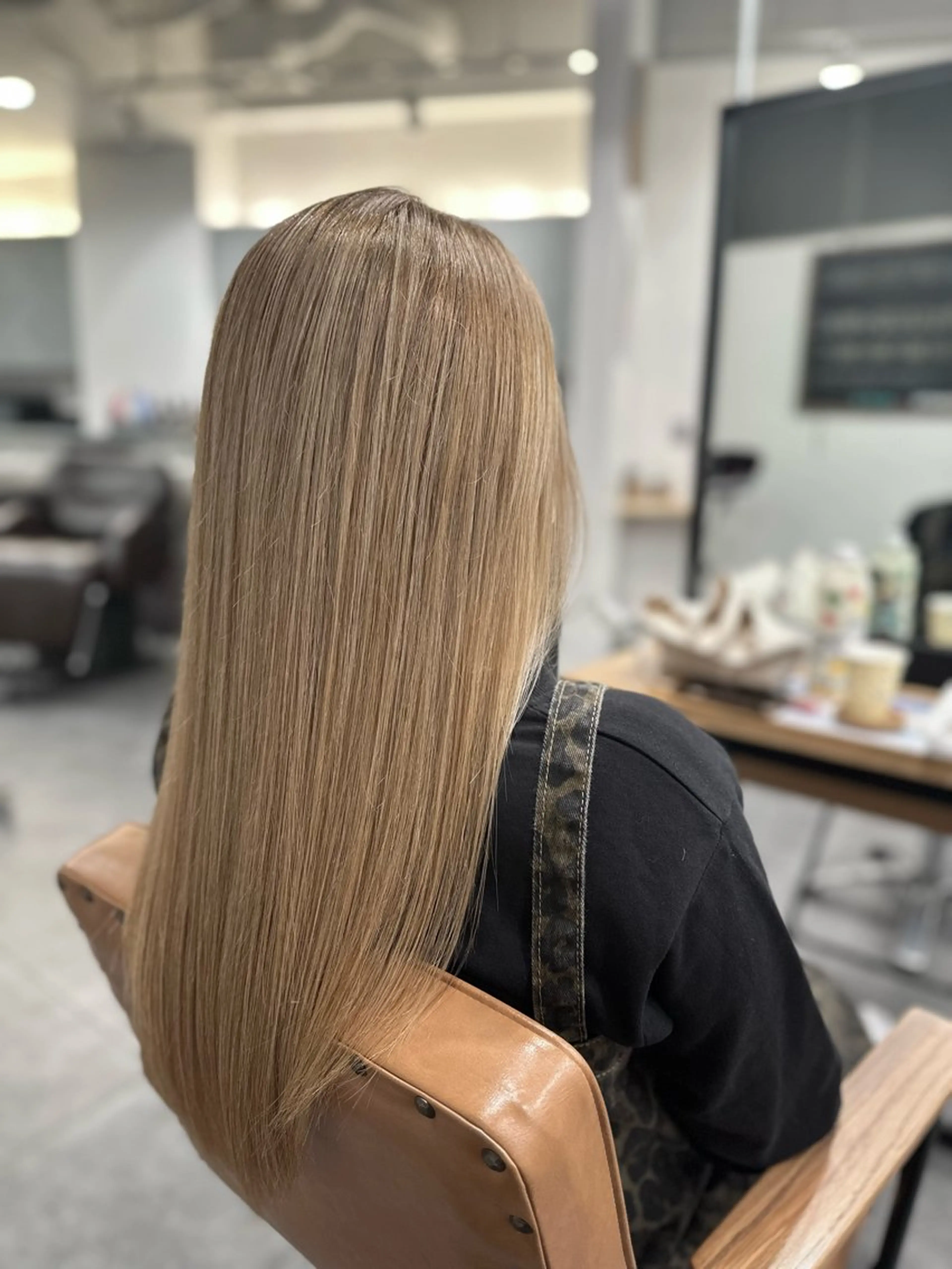 ロング カラー ベージュカラー ハイライトカラー ハイトーンカラー ハイトーンベージュ ハイライト ヘアカラー トリートメント 特殊カラー特化 ✂️SHIAN フジのヘアスタイル