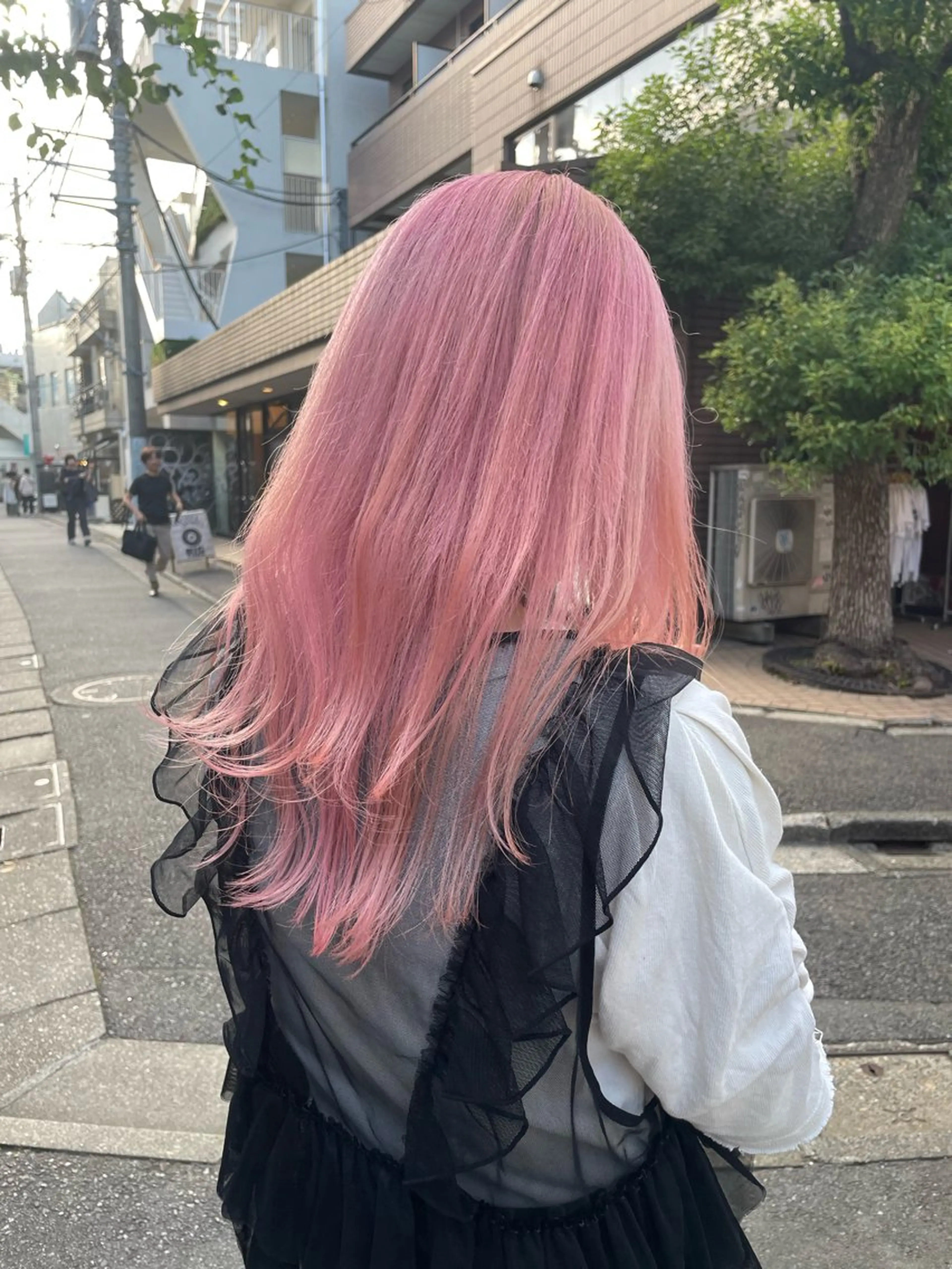 🍓ダブルカラー🍓ブリーチ込み＋お好みカラー✨️ダメージ補修トリートメント🎀🪄の写真
