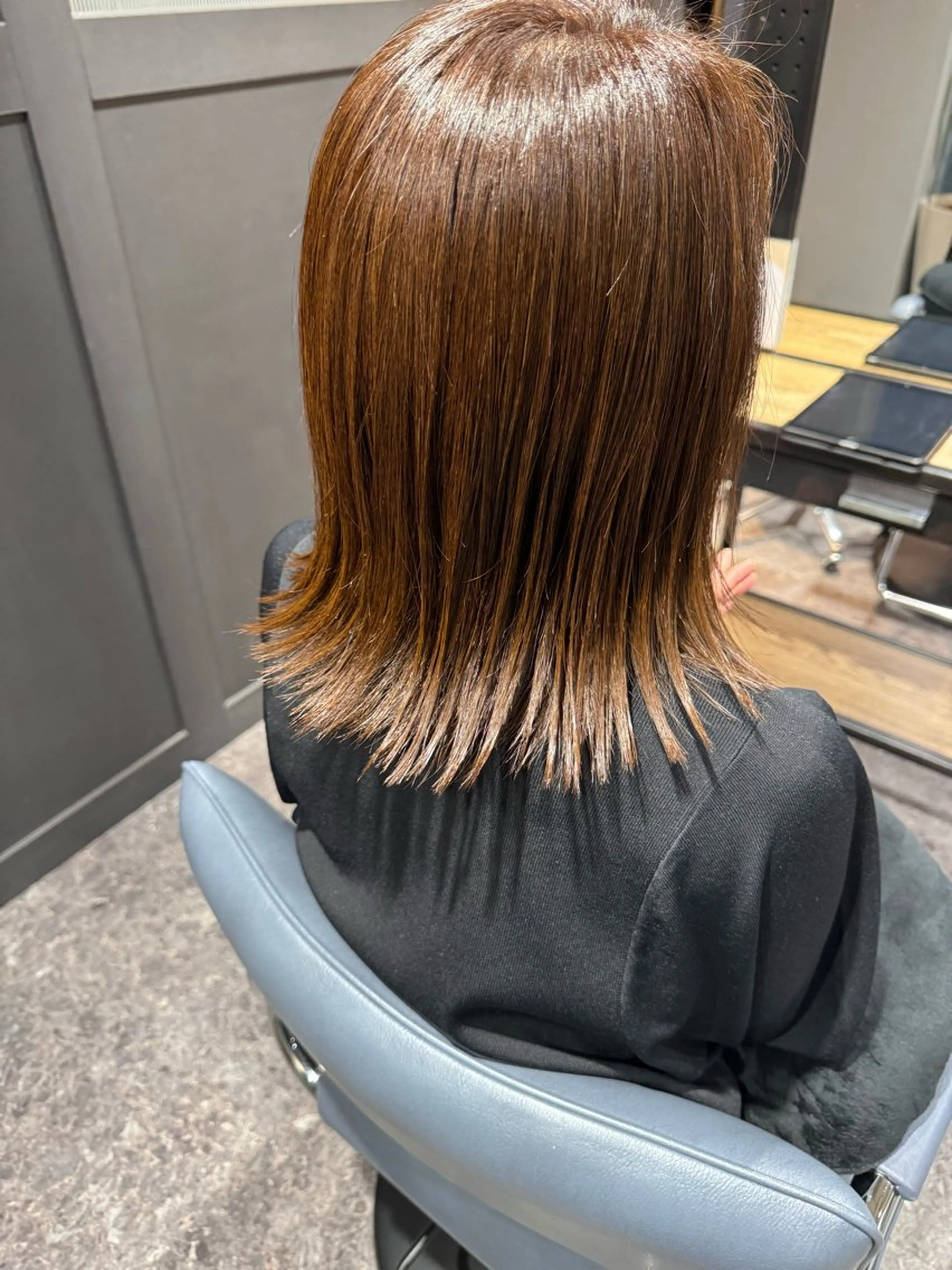 ミディアム カラー ブリーチ イルミナカラー 髪質改善 縮毛矯正 トリートメント カット ヘアカラー トリートメント OAK 中目黒のヘアスタイル