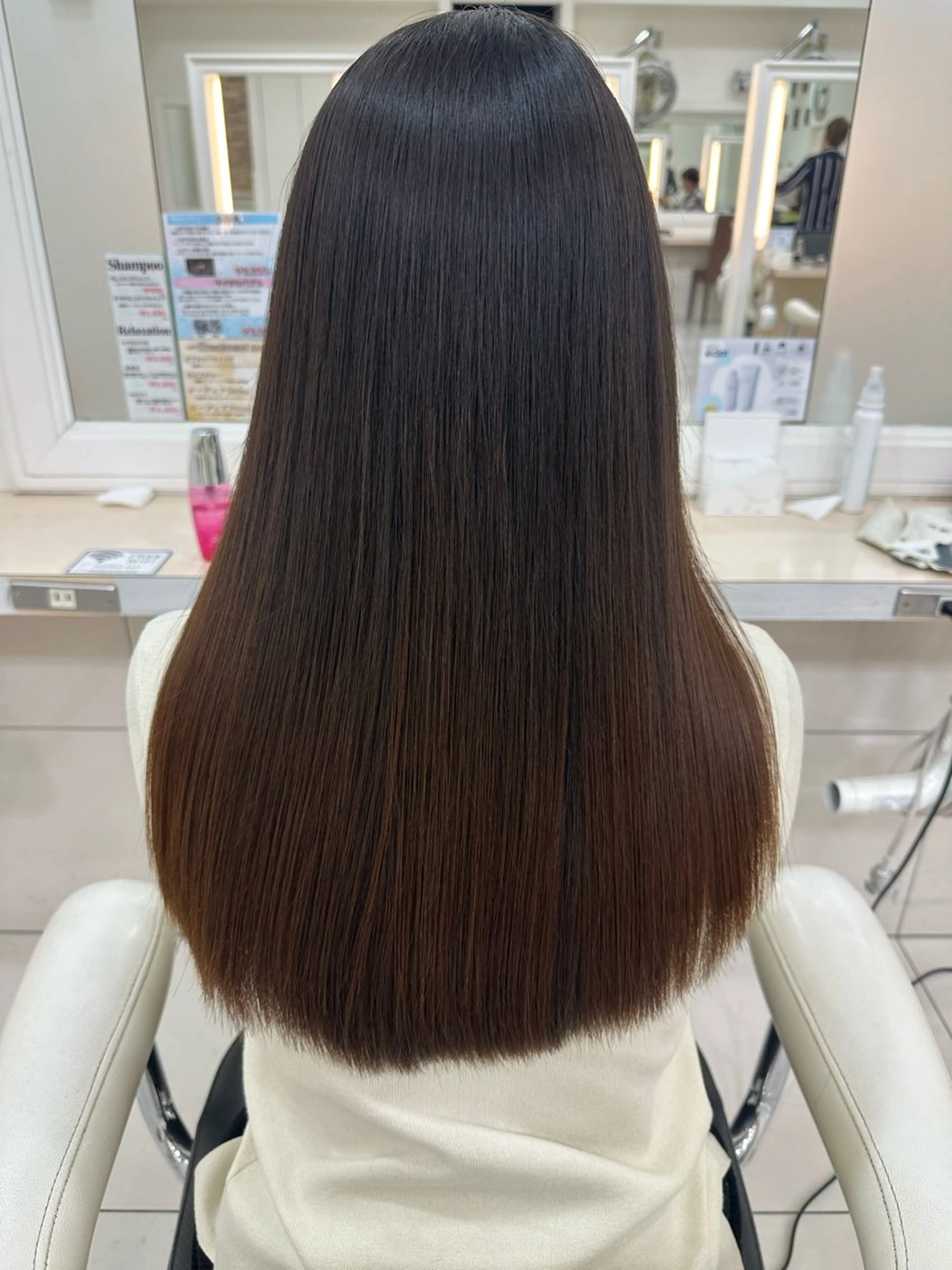 ロング カット 縮毛矯正 トリートメント 伊佐 愛のヘアスタイル