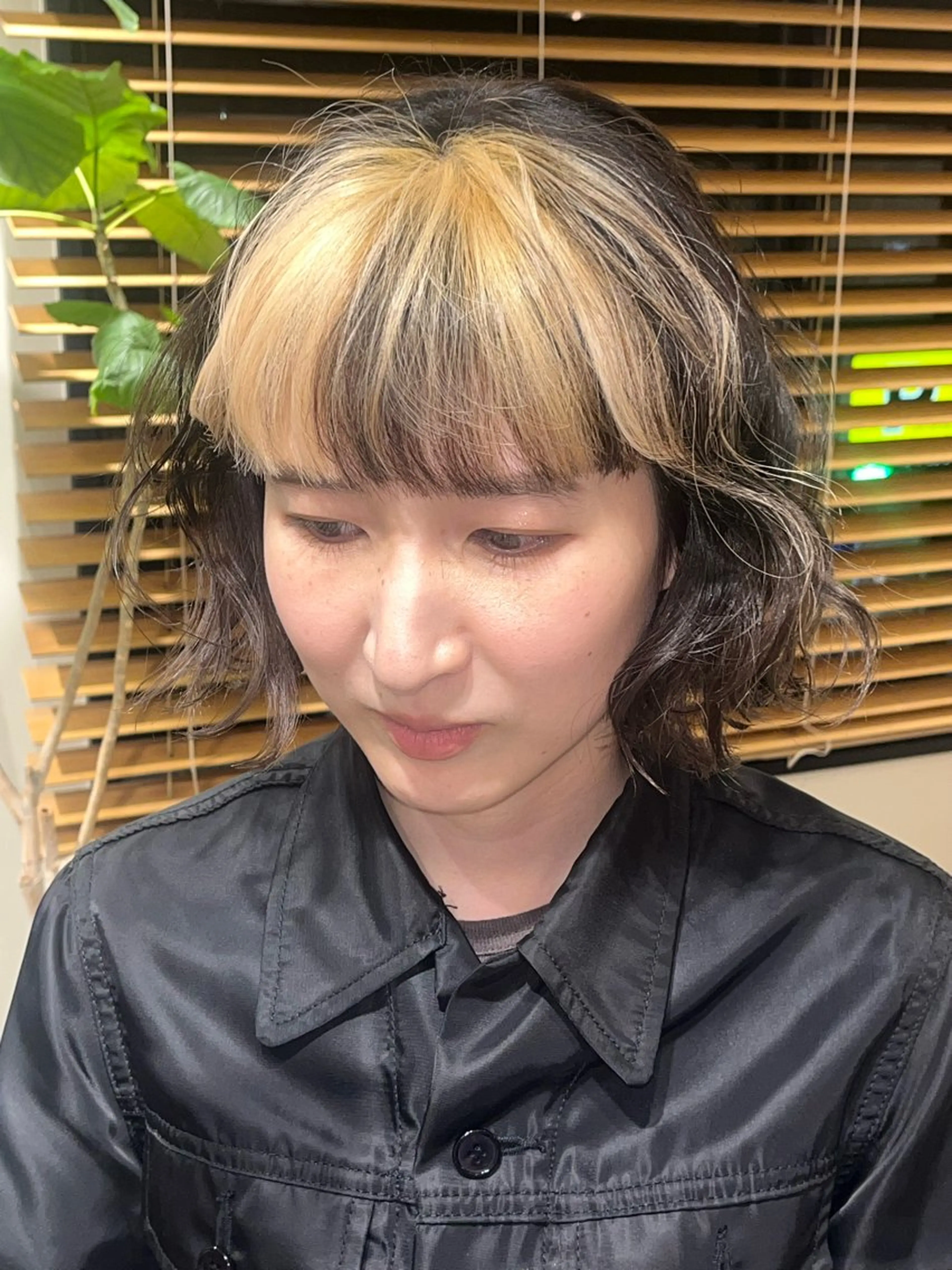 ミディアム カラー カット ヘアカラー 🦮shiori アイドルオタク🦮のヘアスタイル