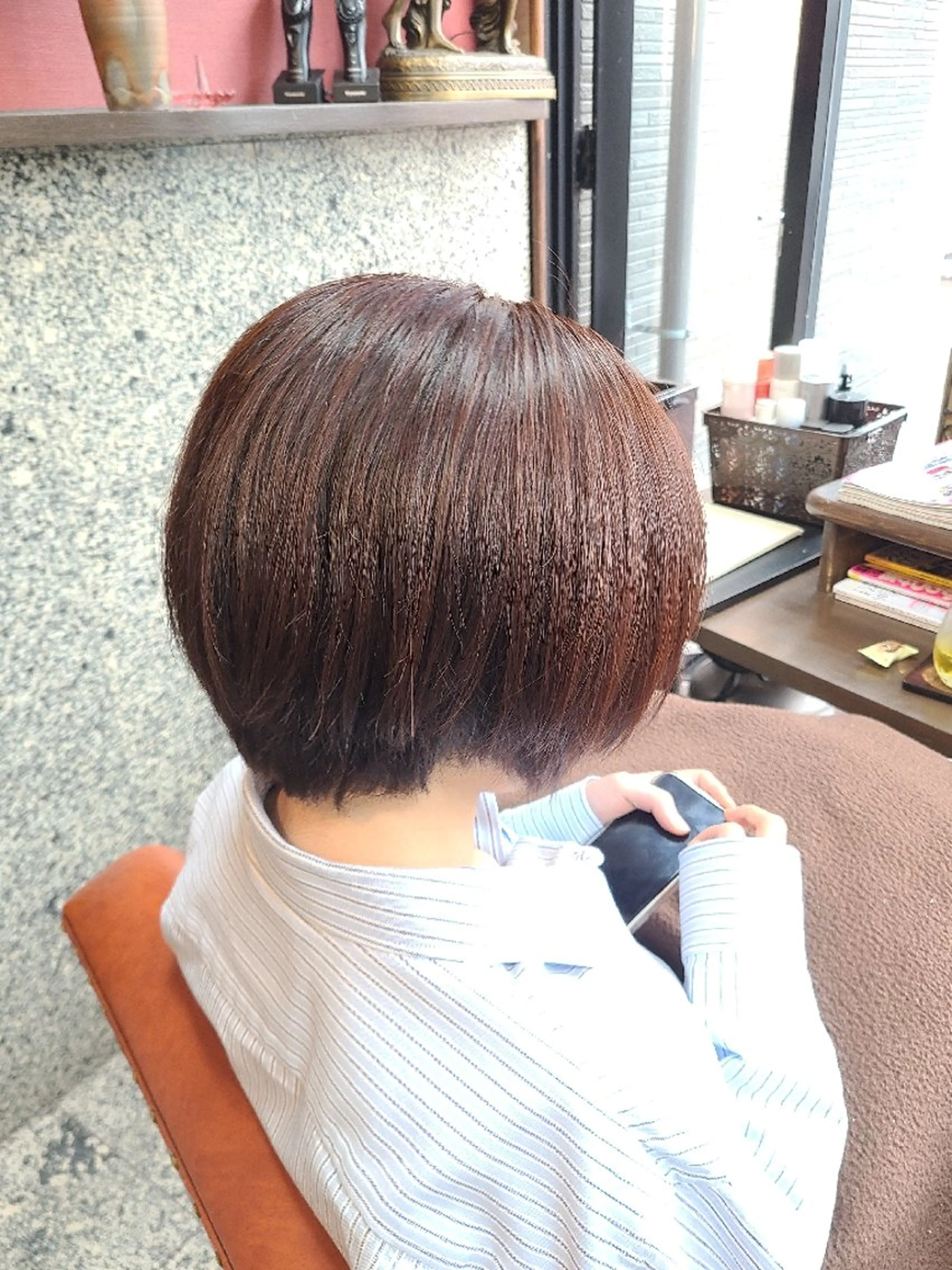 ショート カラー ブラウンカラー レッドカラー レッドブラウン 桐島 令奈のヘアスタイル