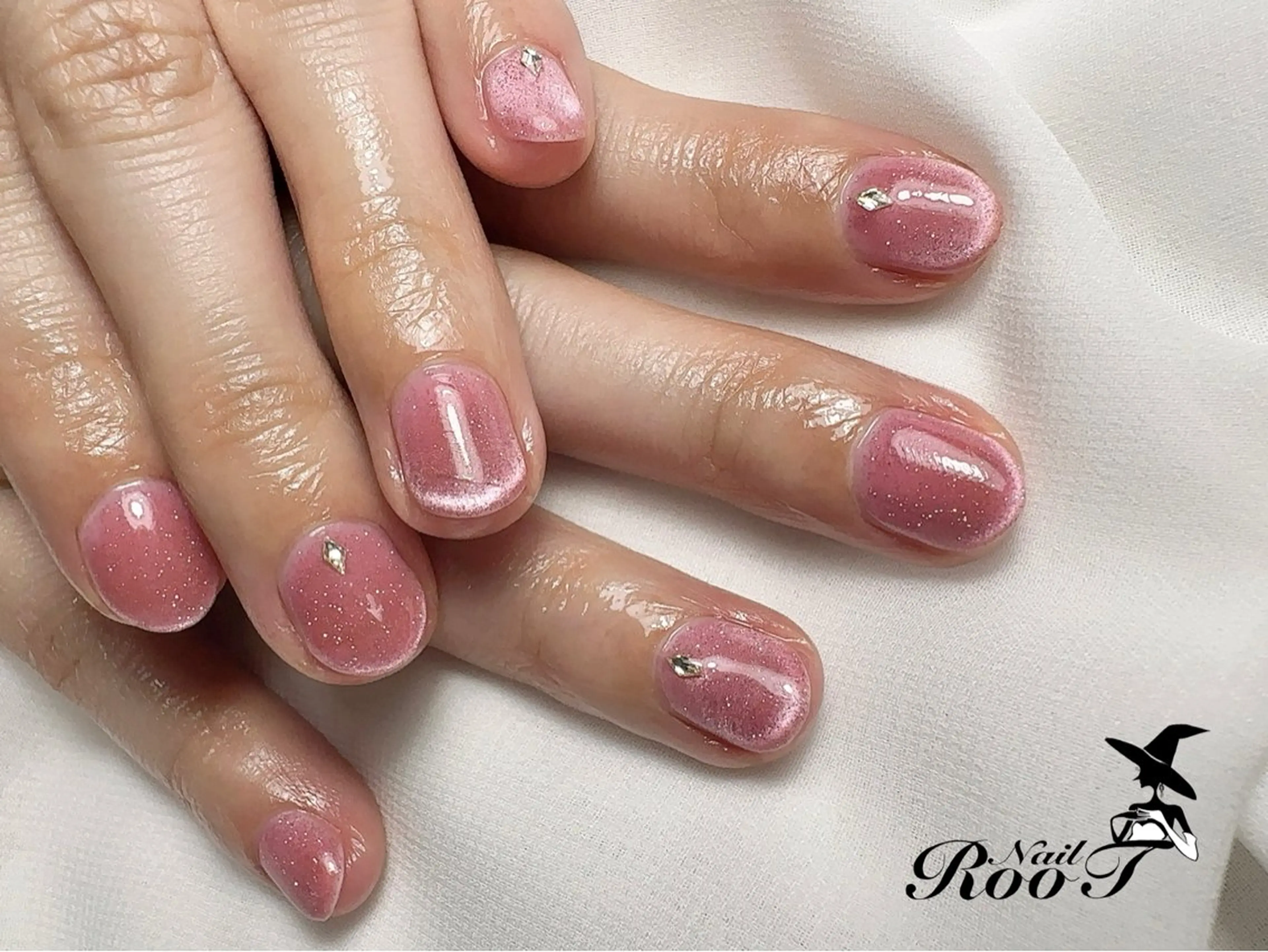 ネイル マグネットネイル ストーンネイル ハンドネイル RooT Nailのネイルデザイン