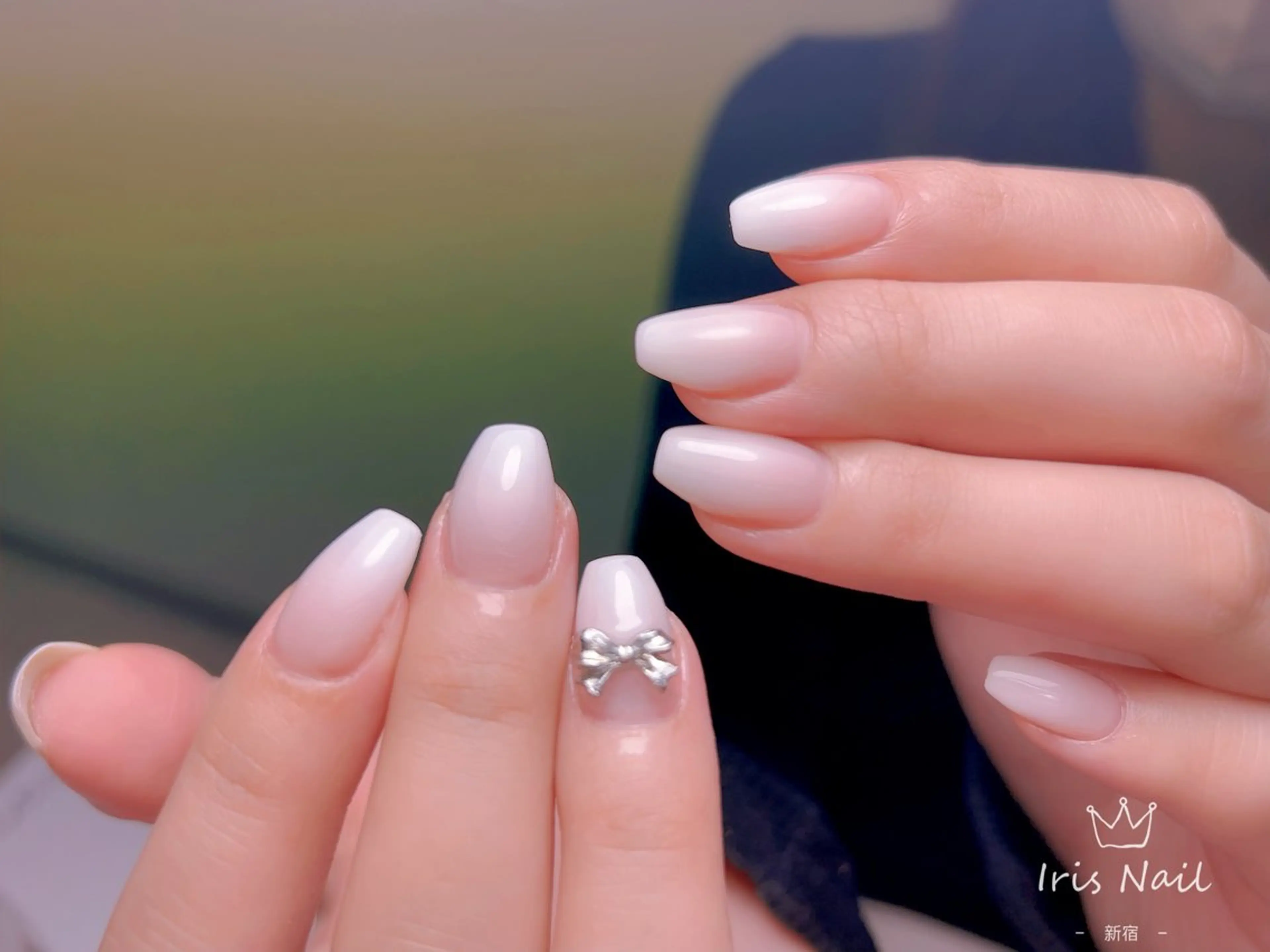 ネイル フレンチネイル ジェルネイル グラデーション 韓国ネイル マグネットネイル ハンドネイル 【長さ出し】 IRIS NAILのネイルデザイン
