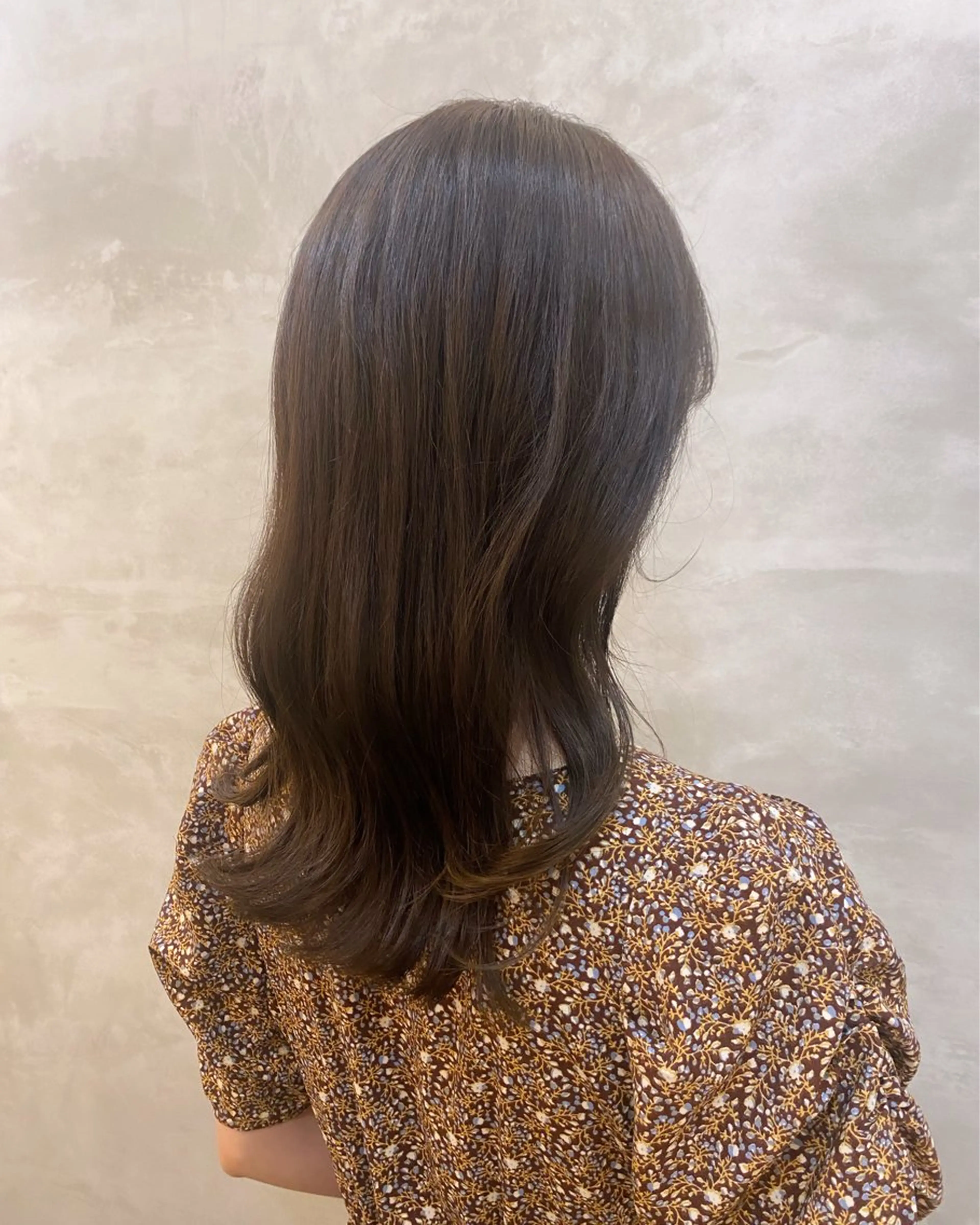 セミロング カラー ヘアアレンジ hair&culture gallery moloco　神保町　九段下店所属・RISA🩶🐈‍⬛ カット✨透明感カラーのヘアスタイル