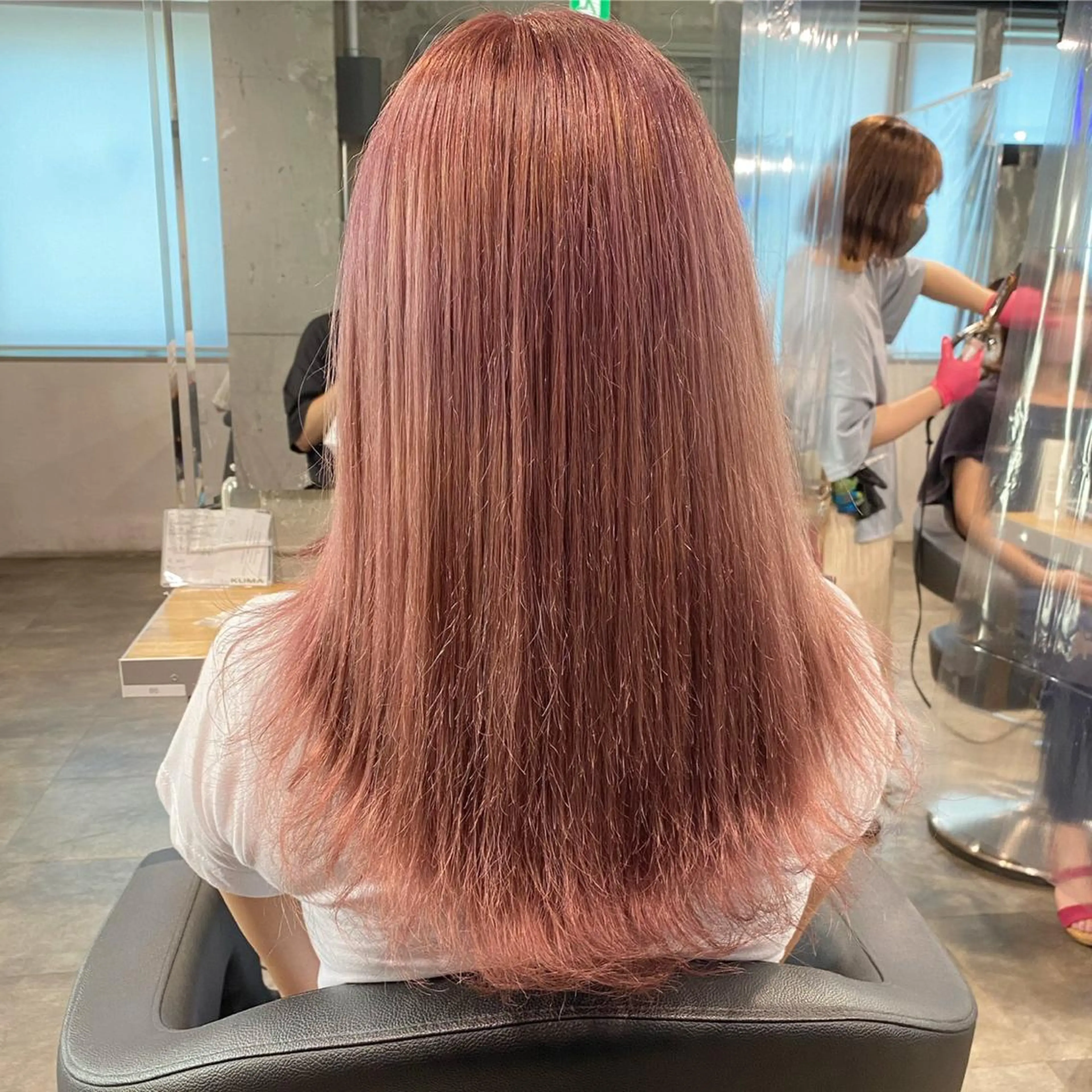 ミディアム ❤︎ワンホンガーリー なハイトーンヘア❤︎のヘアスタイル