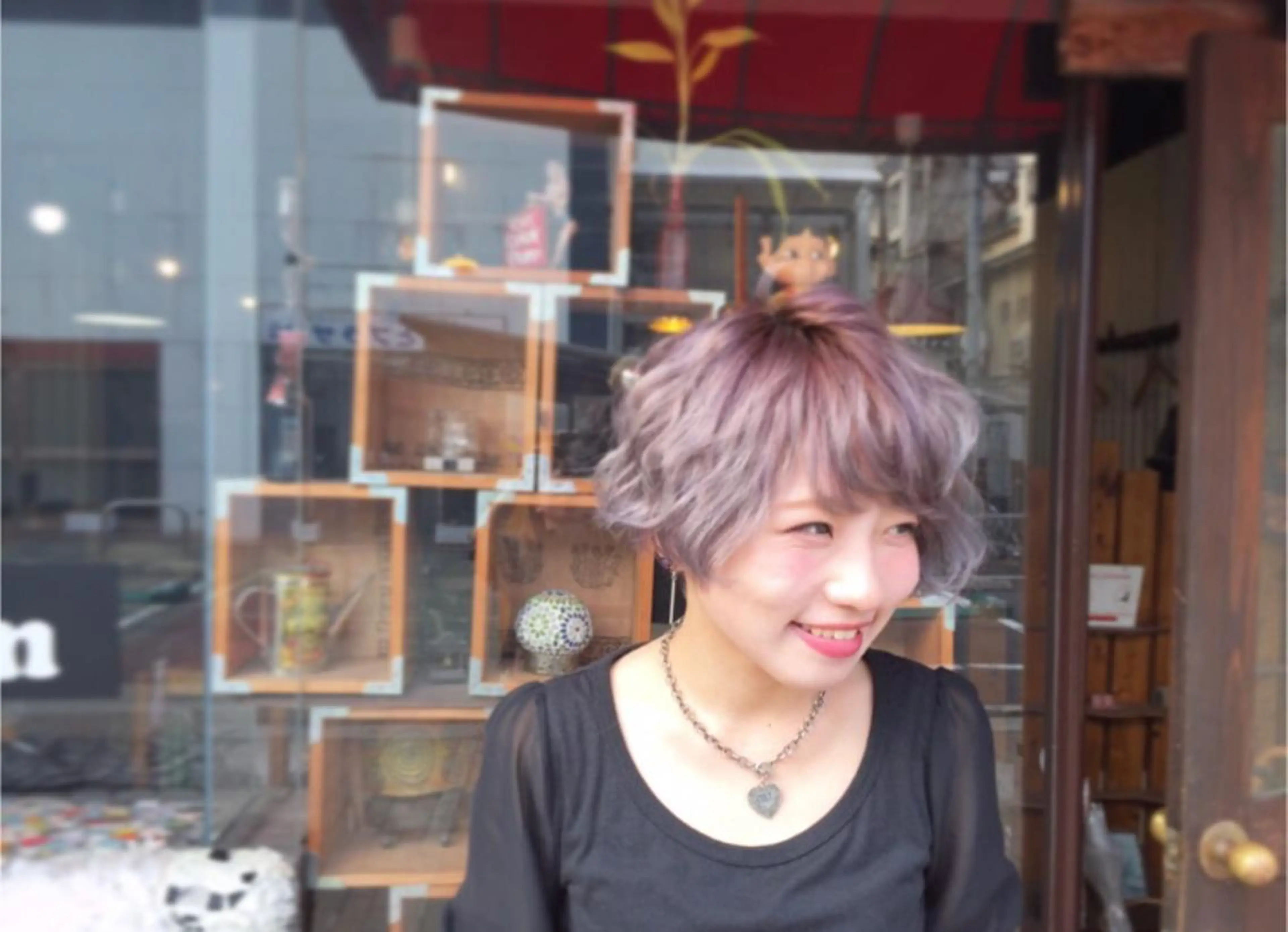 ショート ヘアカラー 玉木 育実のヘアスタイル