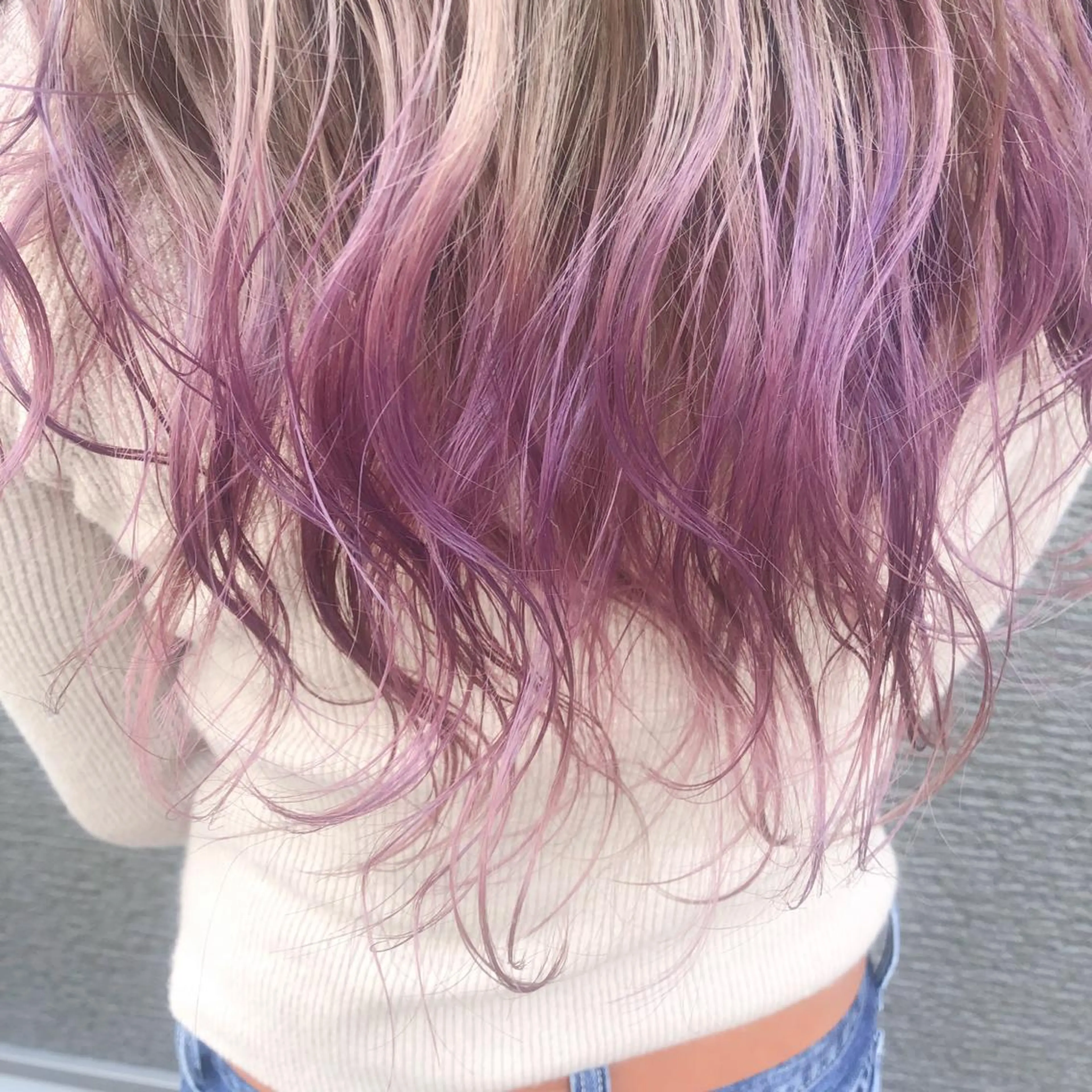 ロング カラー ベージュカラー グラデーションカラー ミルクティーベージュ パープルカラー ヘアカラー Rina  のヘアスタイル